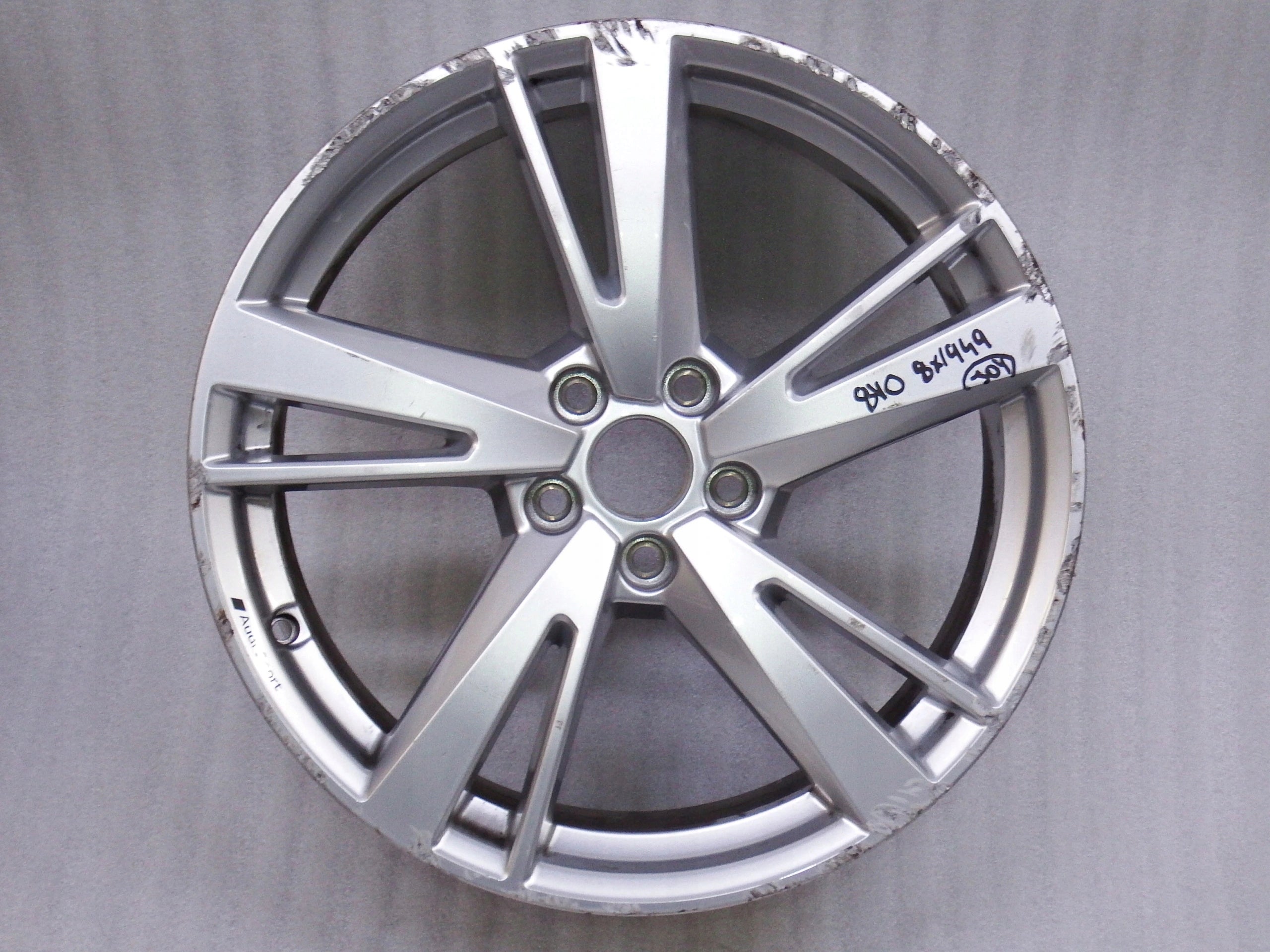 1x Alu Felge Audi A3 RS3 S3 Aluminum rim 19 Zoll 8.0J 5x112 49ET 8V0601025FH