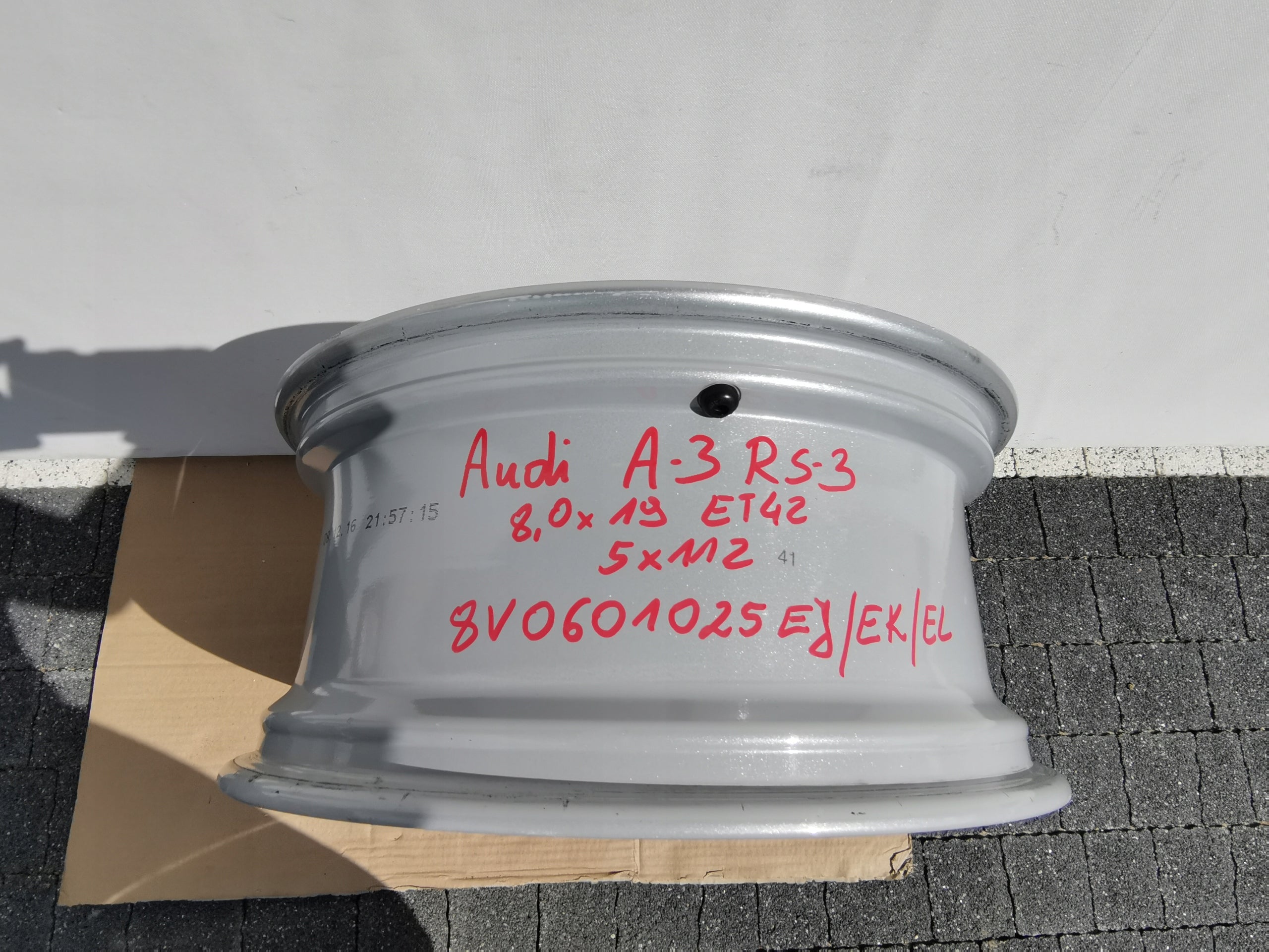 1x Alu Felge Audi A3 RS3 S3 Aluminum rim 19 Zoll 8.0J 5x112 42ET 8V0601025EJ