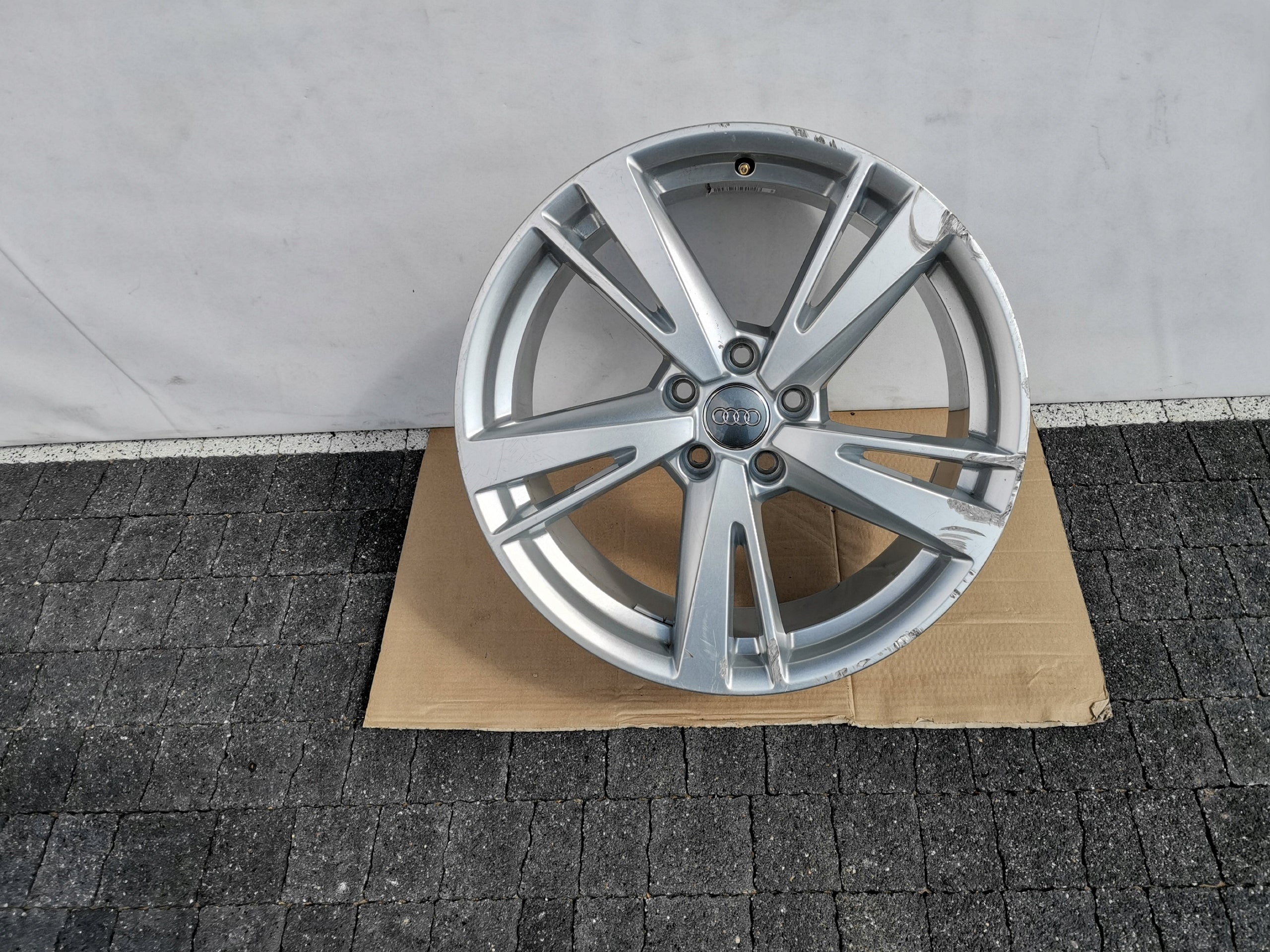 1x Alu Felge Audi A3 RS3 S3 Aluminum rim 19 Zoll 8.0J 5x112 42ET 8V0601025EJ