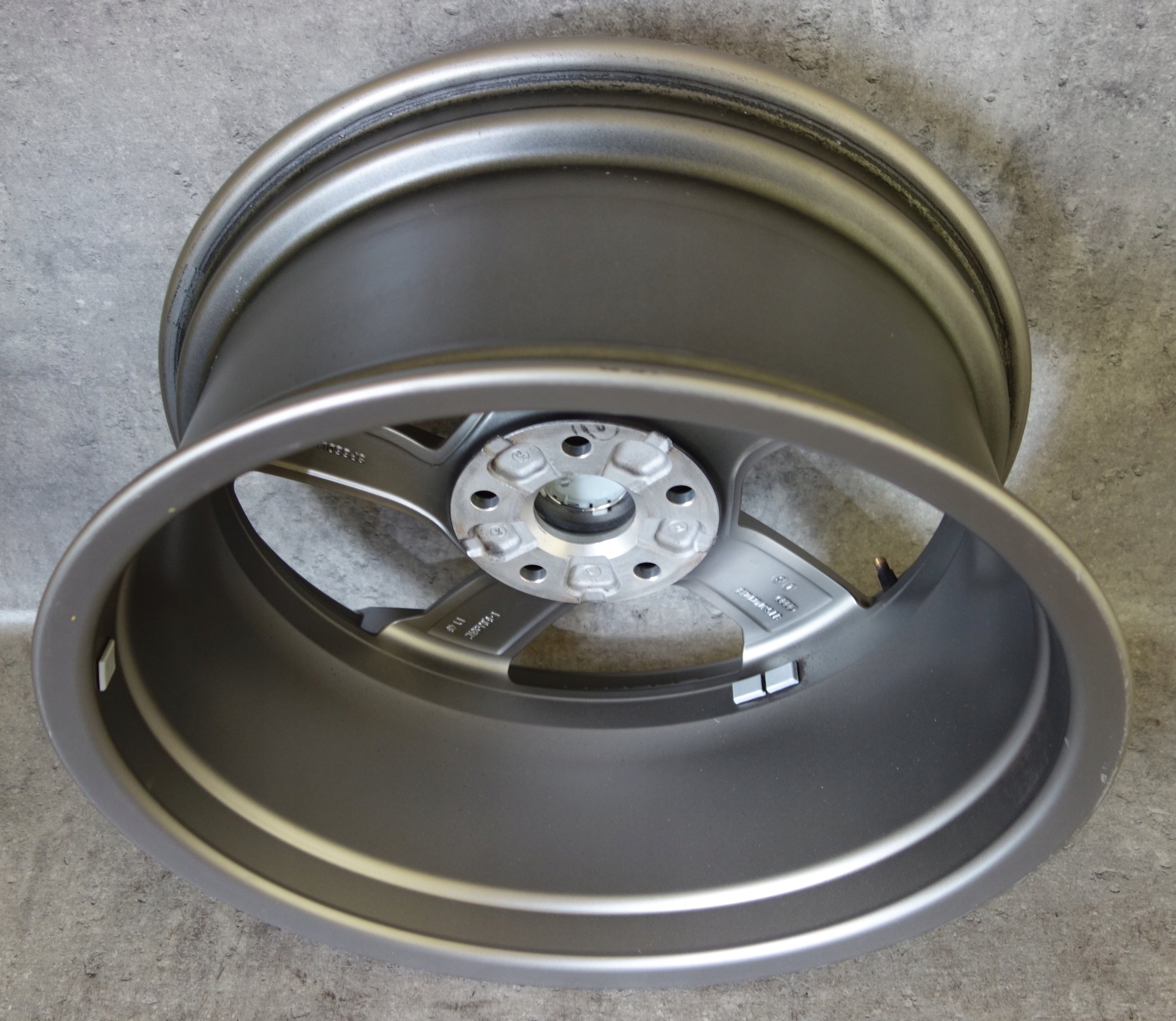 1x Alu Felge Audi A3 TT S3 Aluminum rim 18 Zoll 8.0J 5x112 46ET 8V0601025EB