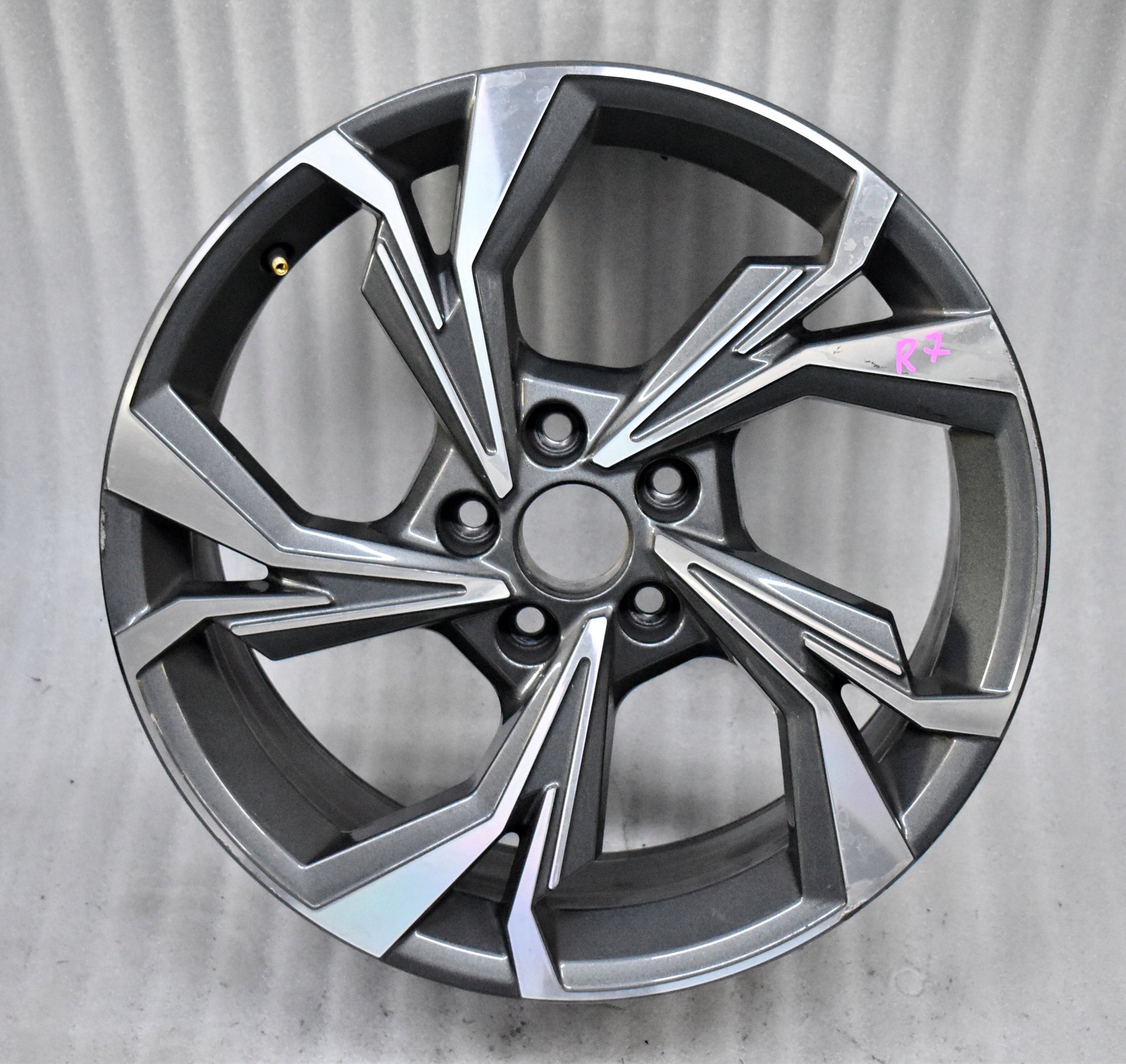  1x aluminum rim Audi A3 S3 aluminum rim 18 inch 8.0J 5x118 46ET 8Y0601025H  product image