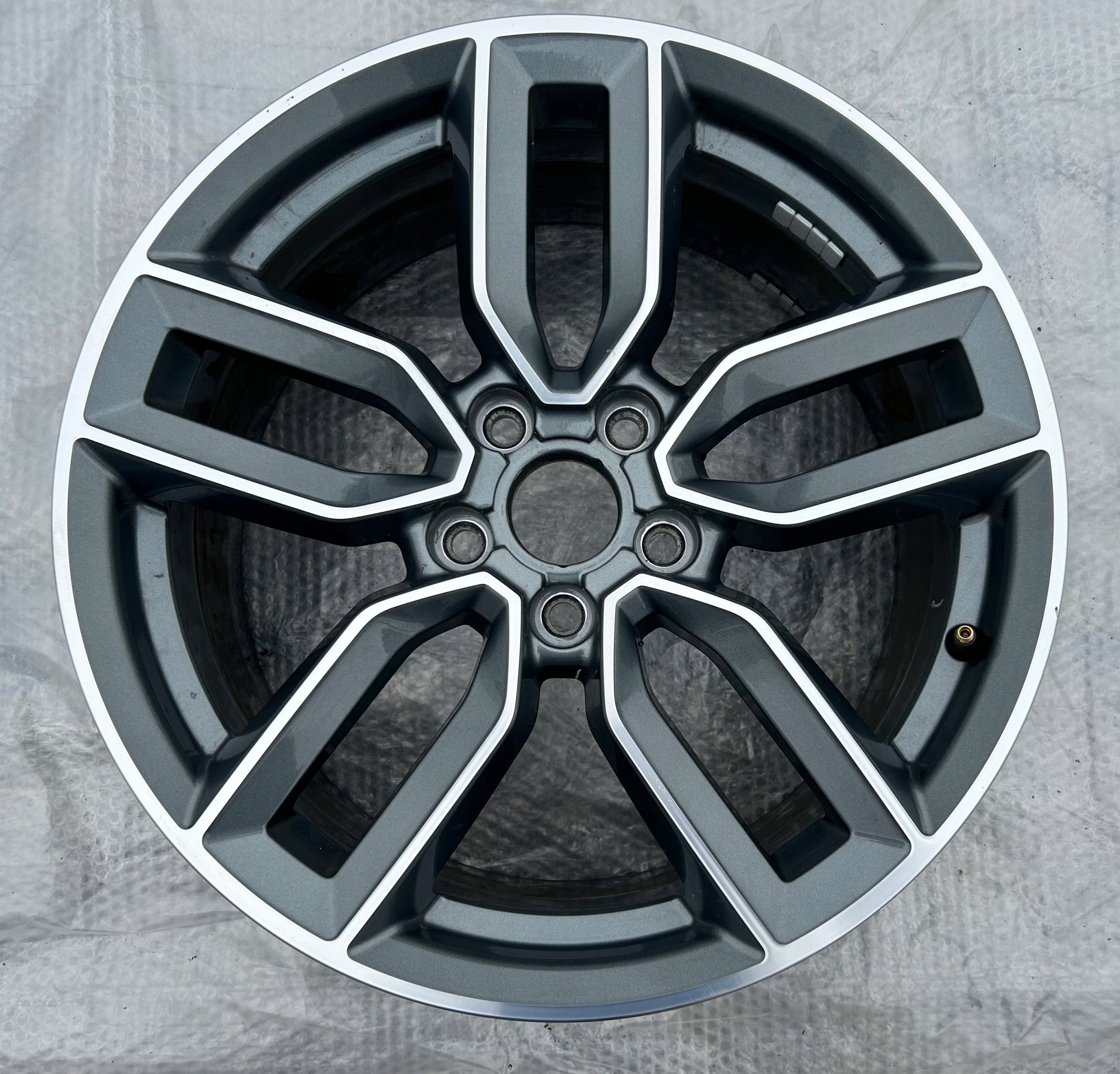  1x Alu Felge Audi A3 S3 Aluminum rim 18 Zoll 7.5J 5x112 51ET 8V0601025M product image