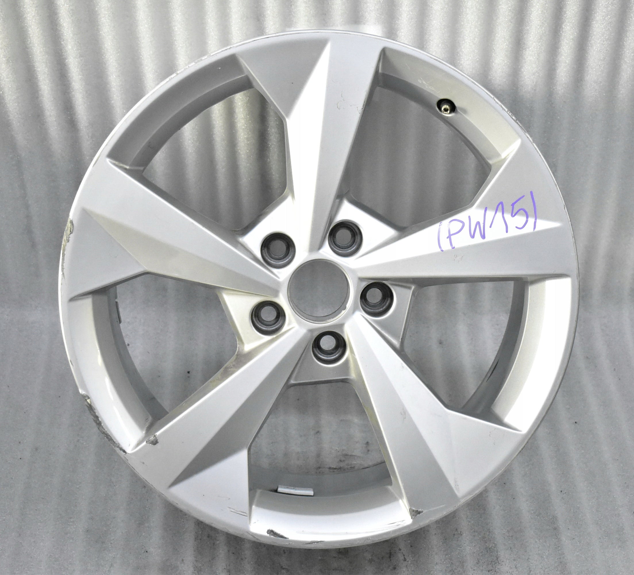  1x Alu Felge Audi A3 S3 Aluminum rim 17 Zoll 8.0J 5x112 46ET 8Y0601025J product image