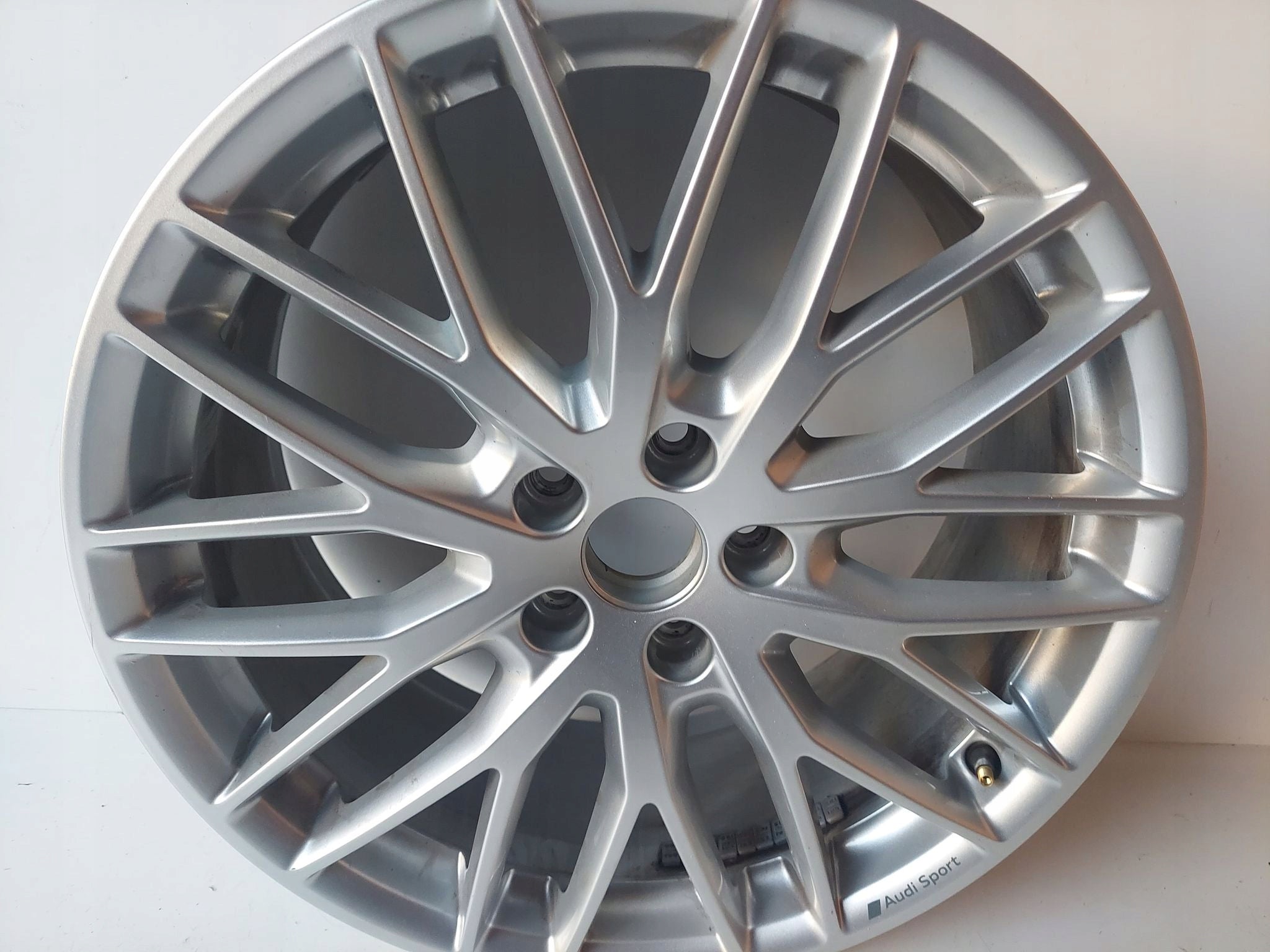 1x Alu Felge Audi A3 S3 Aluminum rim 19 Zoll 8.0J 5x112 8V0601025FF