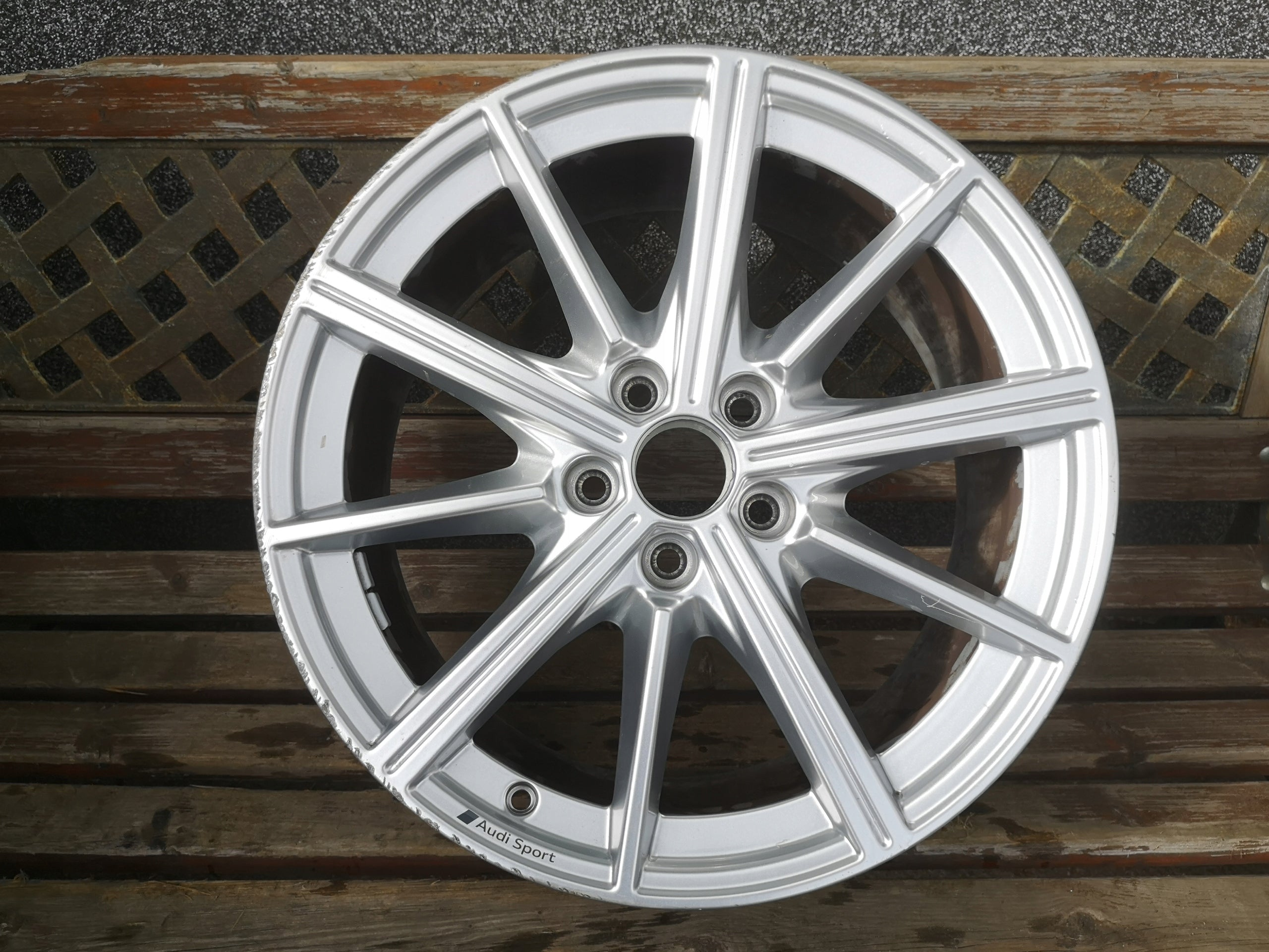 1x Alu Felge Audi A3 S3 Aluminum rim 18 Zoll 8.0J 5x112 46ET 8Y0601025MS