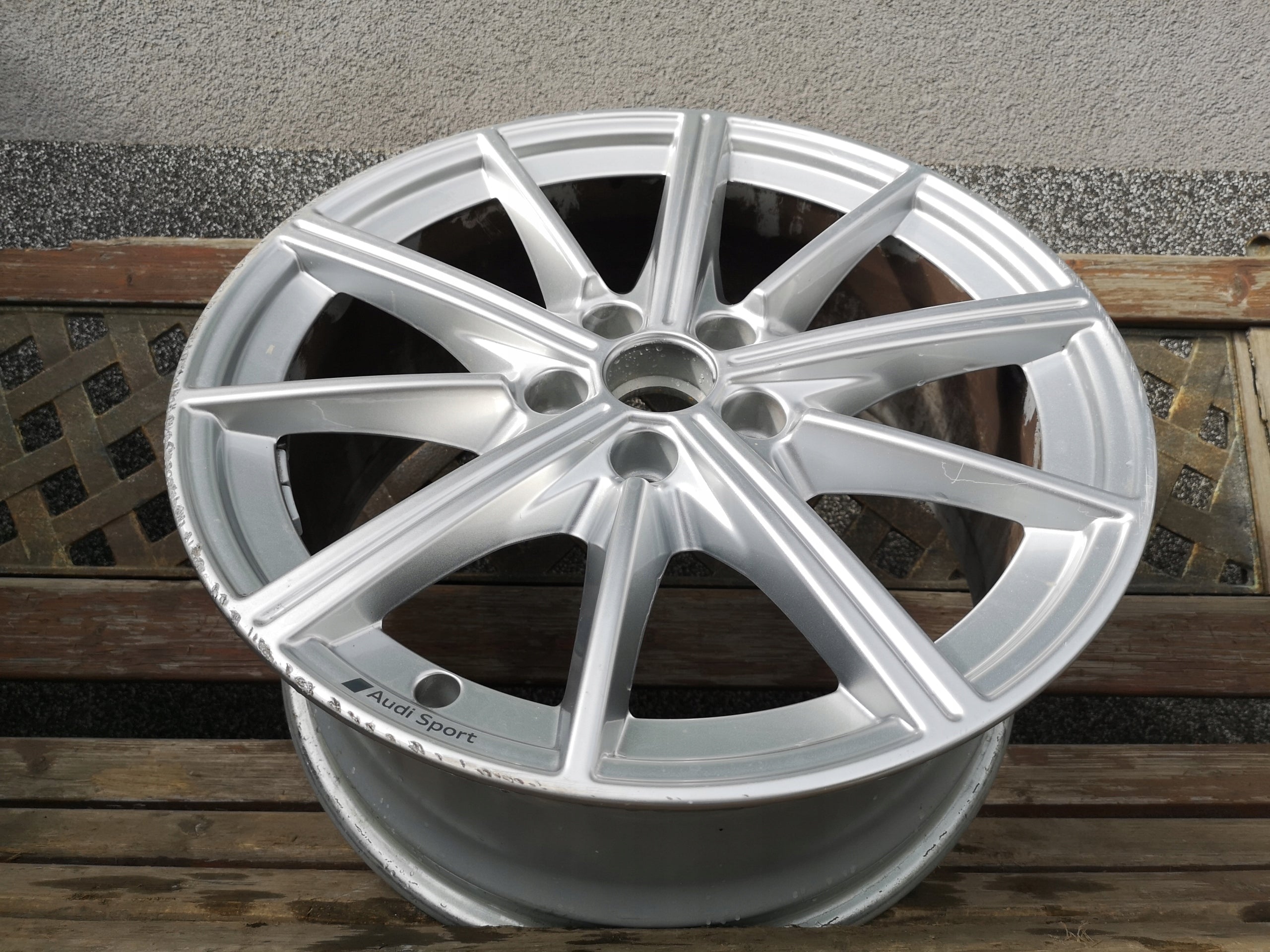 1x Alu Felge Audi A3 S3 Aluminum rim 18 Zoll 8.0J 5x112 46ET 8Y0601025MS