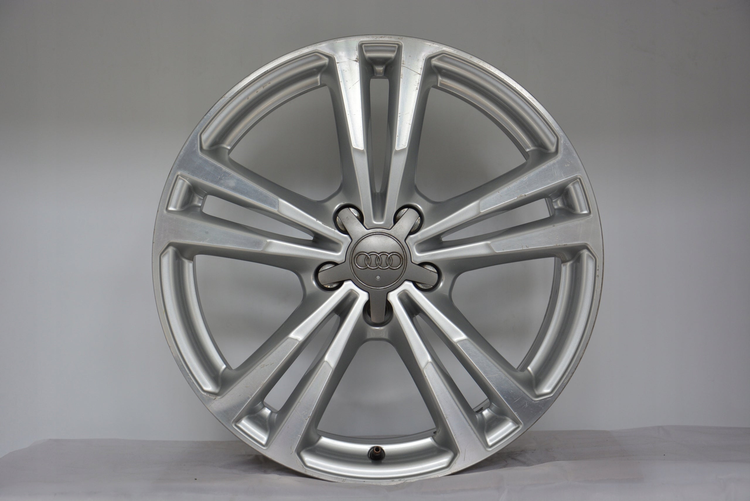 1x Alu Felge Audi A3 S3 Aluminum rim 18 Zoll 7.5J 5x112 51ET 8V0601025AJ