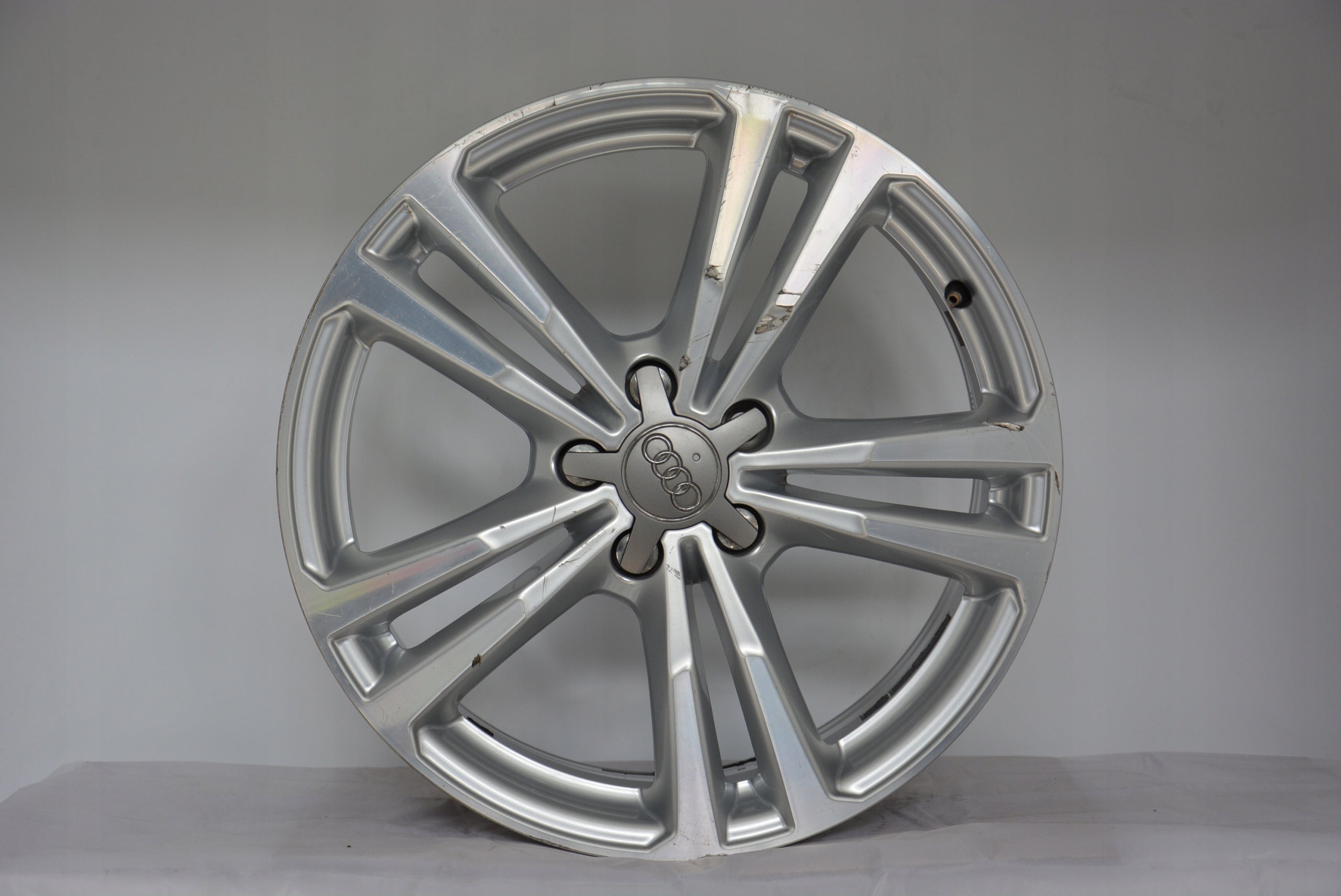 1x Alu Felge Audi A3 S3 Aluminum rim 18 Zoll 7.5J 5x112 51ET 8V0601025AJ