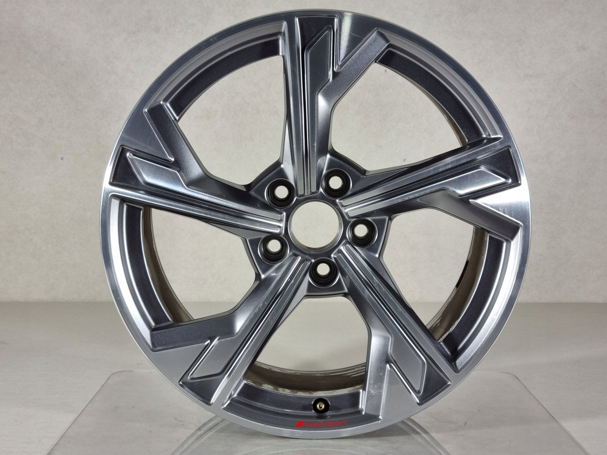  1x Alu Felge Audi A3 S3 Aluminum rim 18 Zoll 8.0J 5x112 46ET 8Y0601025P product image