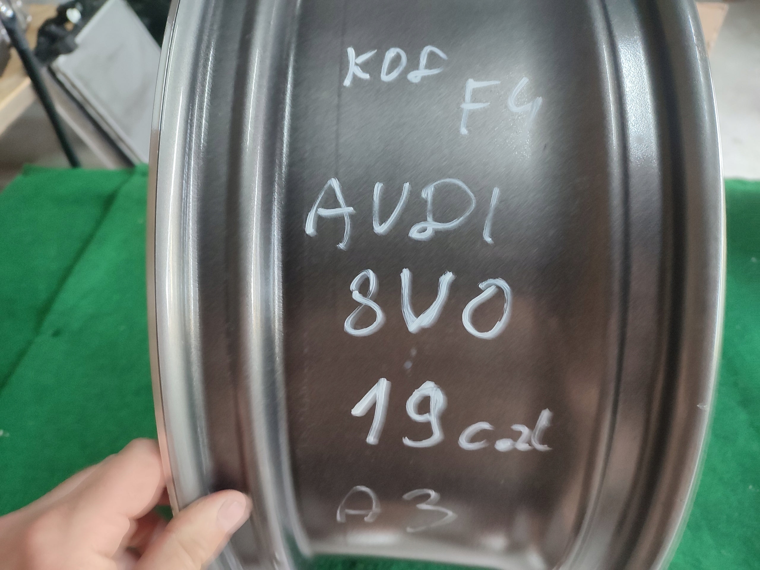 1x Alu Felge Audi A3 S3 Aluminum rim 19 Zoll 8.0J 5x112 -49ET 8V0601025AS