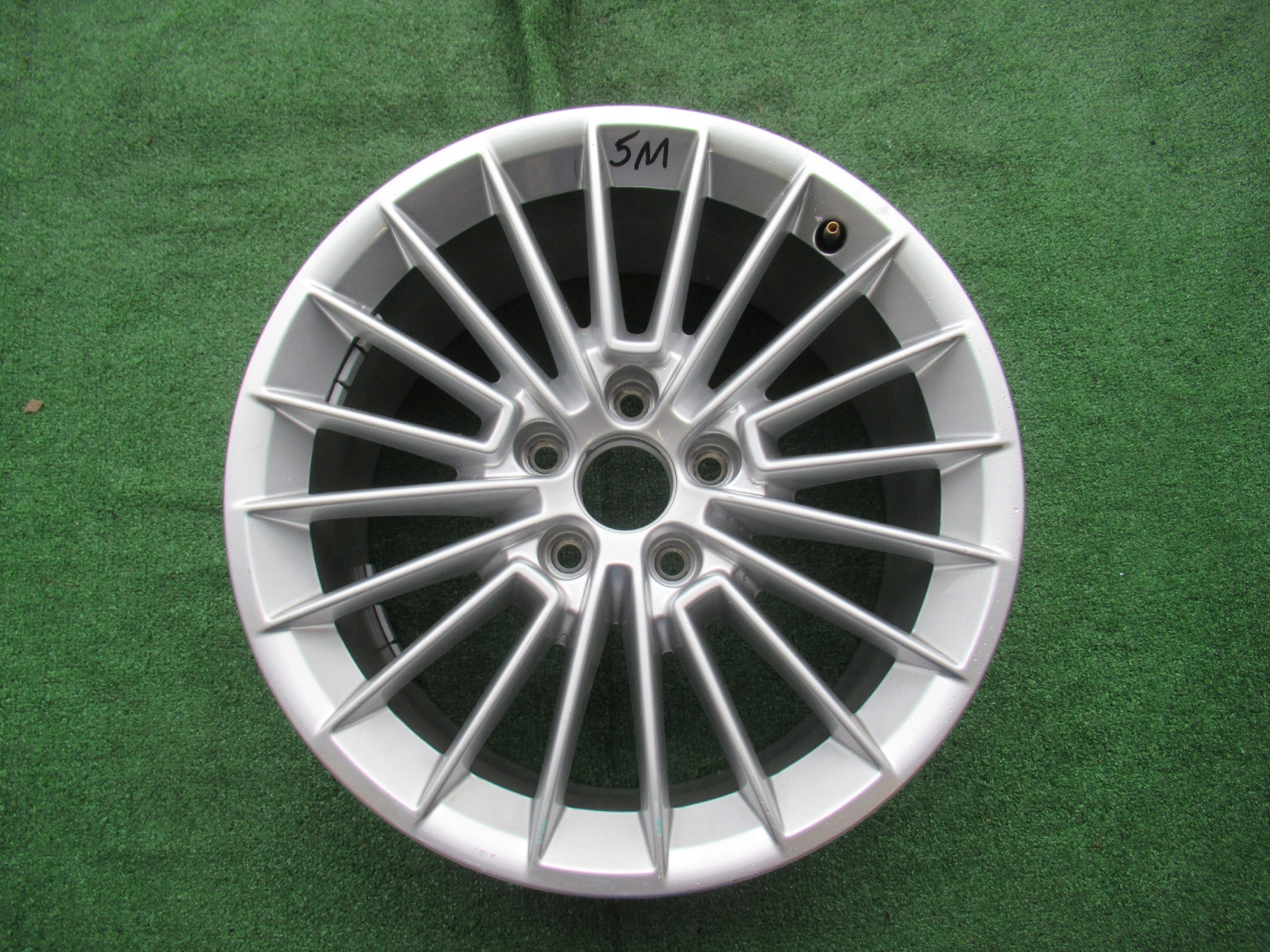 1x Alu Felge Audi A3 S3 Aluminum rim 17 Zoll 8.0J 5x112 46ET 8Y0601025B