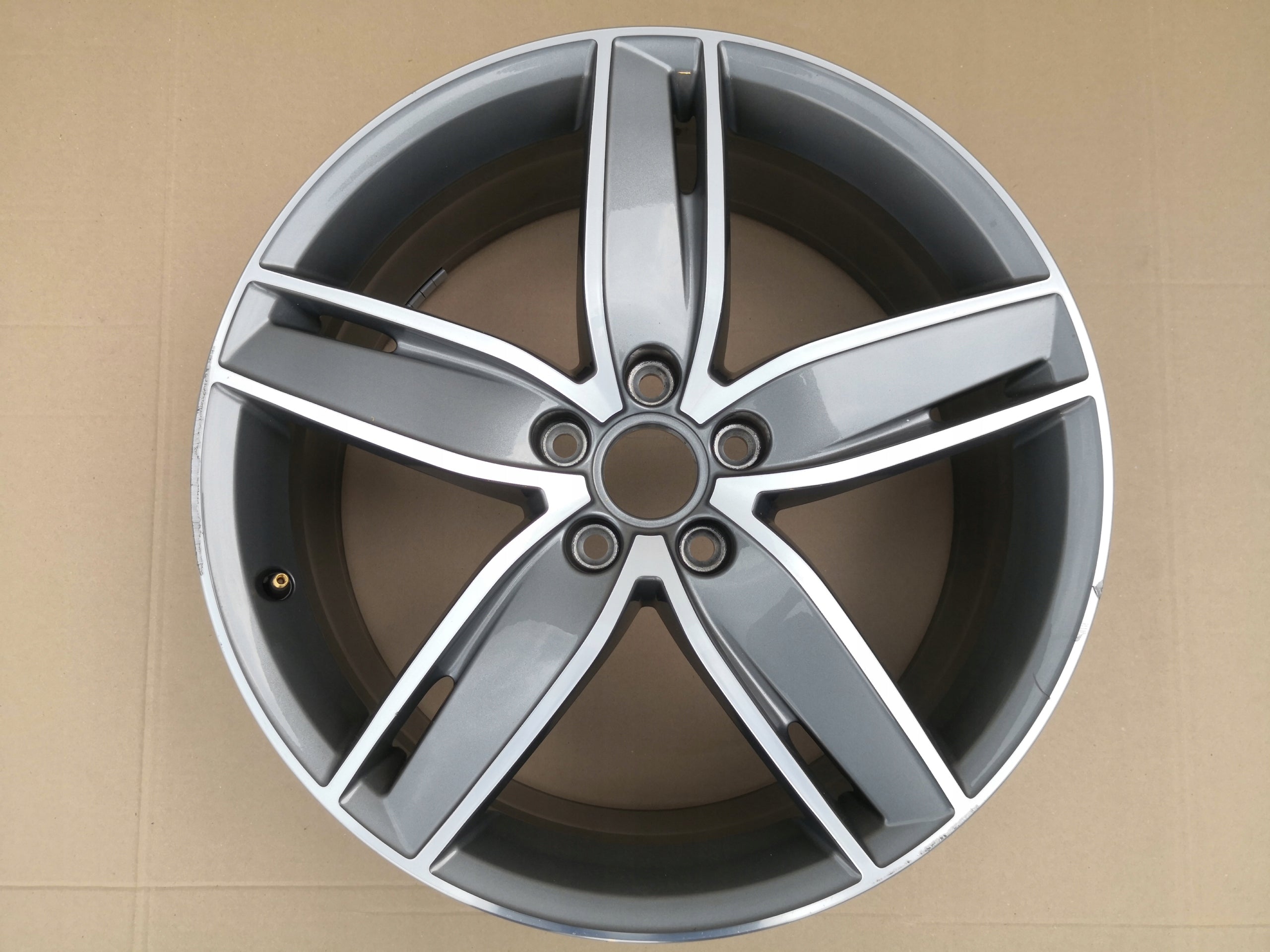 1x Alu Felge Audi A3 S3 Aluminum rim 19 Zoll 8.0J 5x112 49ET 8V0601025AS