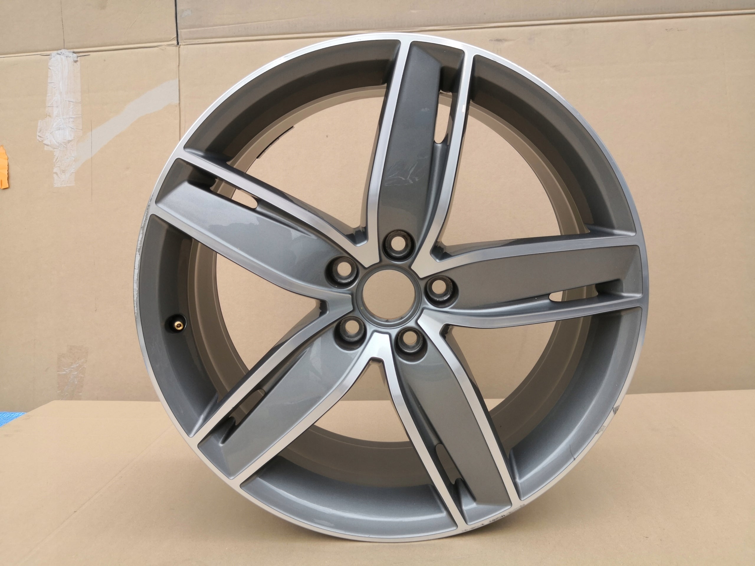 1x Alu Felge Audi A3 S3 Aluminum rim 19 Zoll 8.0J 5x112 49ET 8V0601025AS