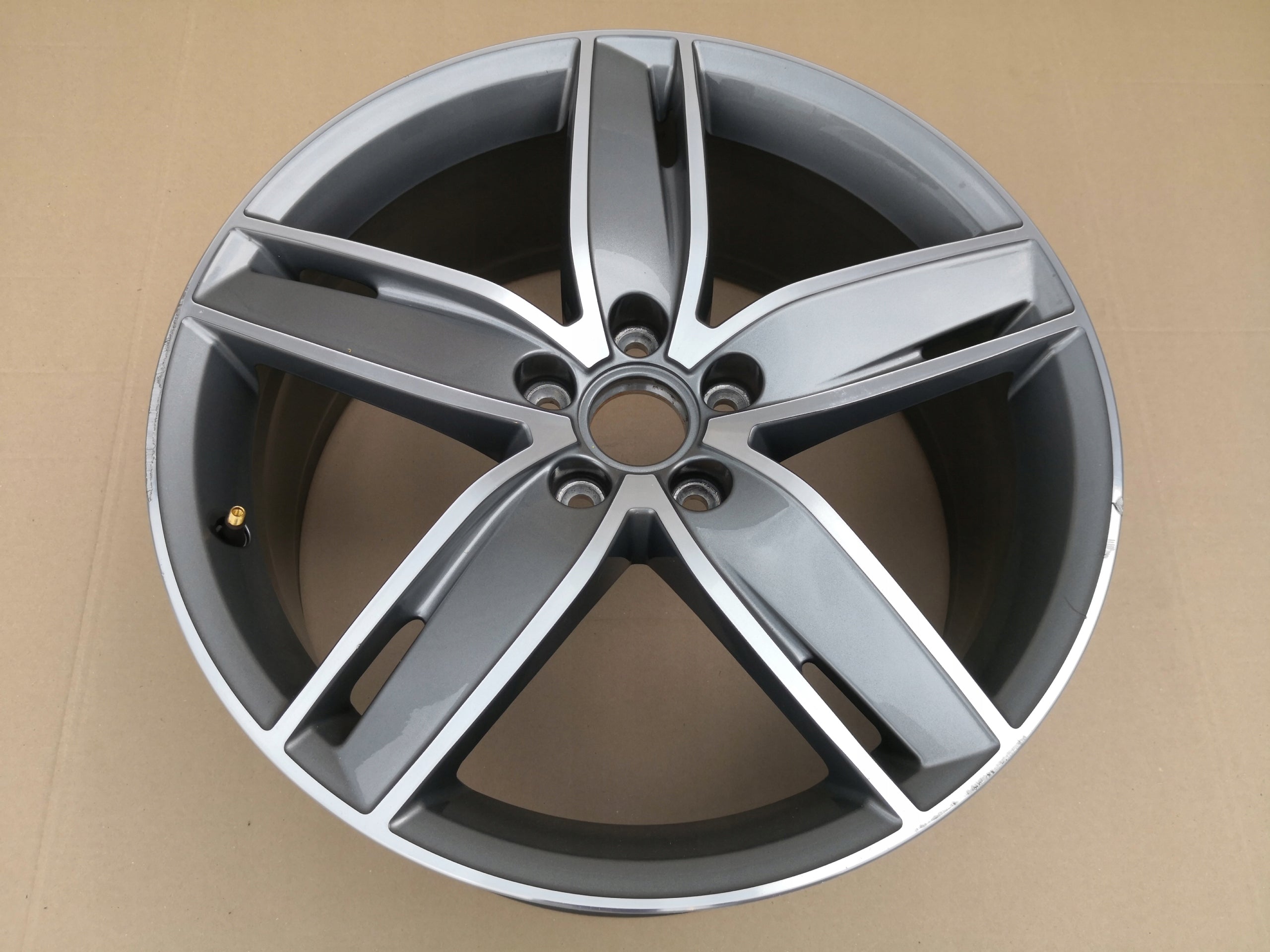 1x Alu Felge Audi A3 S3 Aluminum rim 19 Zoll 8.0J 5x112 49ET 8V0601025AS