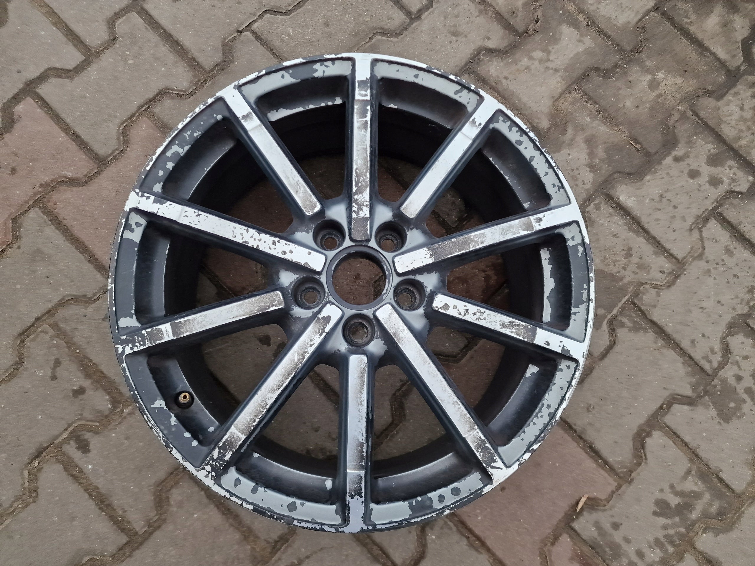 1x Alu Felge Audi A3 S3 Aluminum rim 18 Zoll 7.5J 5x112 51ET 8V0601025AM