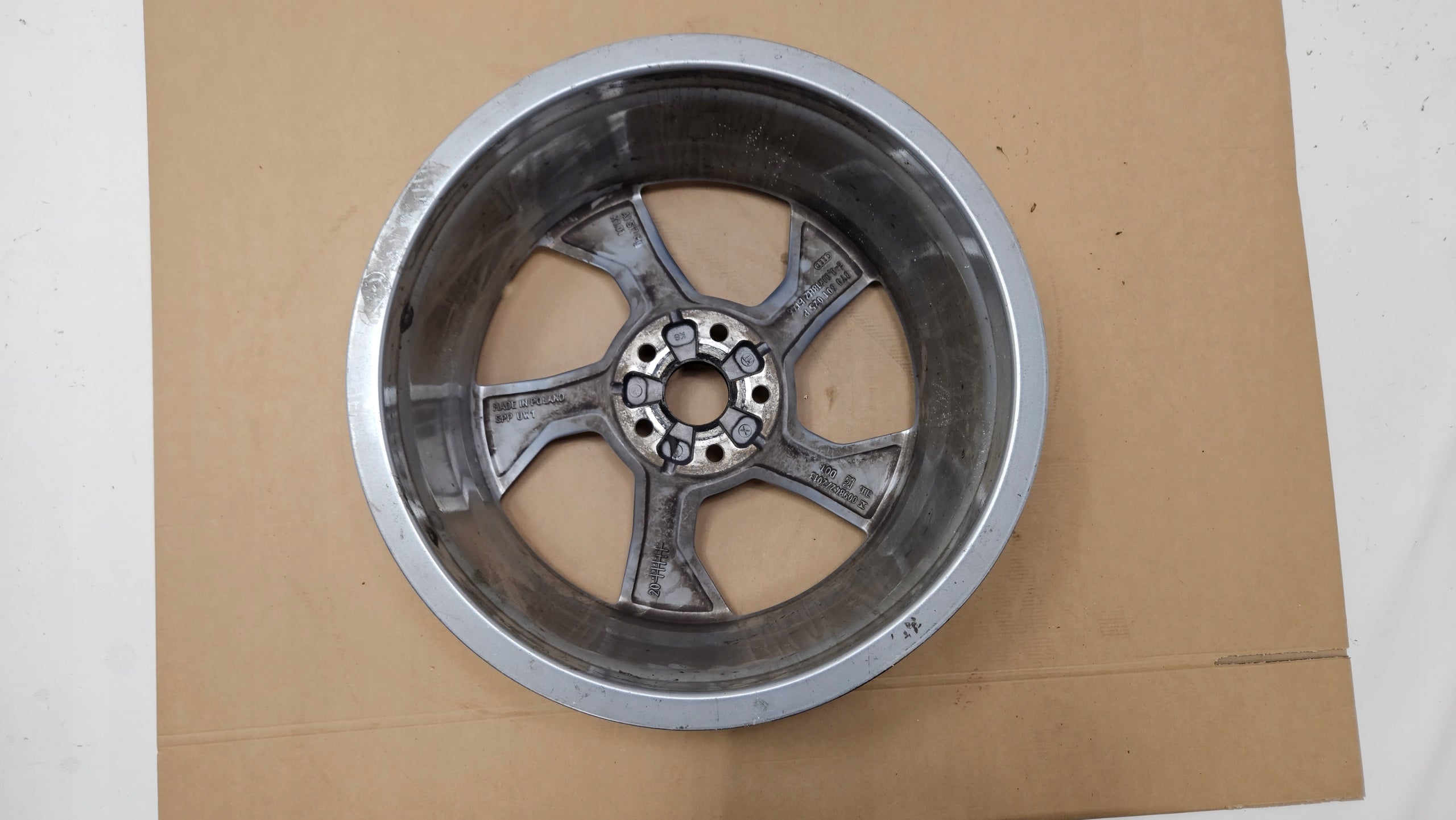 1x Alu Felge Audi A3 S3 Aluminum rim 18 Zoll 8.0J 5x112 8Y0601025P