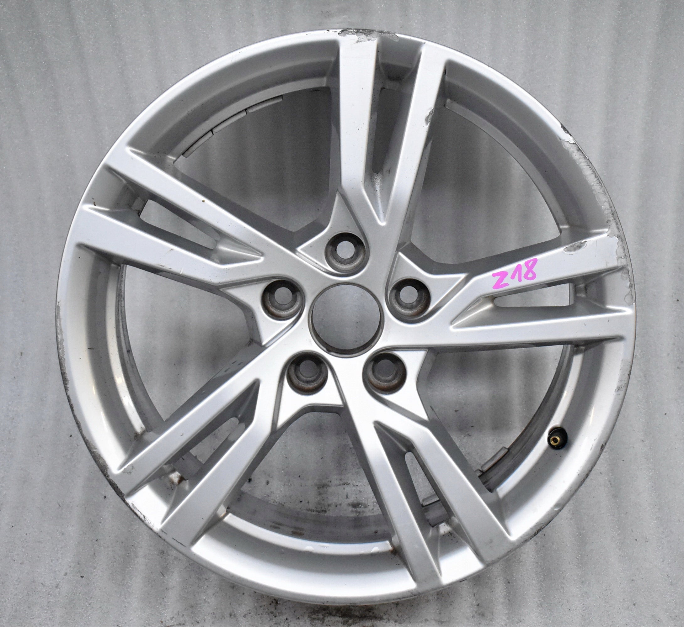 1x Alu Felge Audi A3 S3 Aluminum rim 17 Zoll 7.5J 5x112 43ET 8V0601025DD