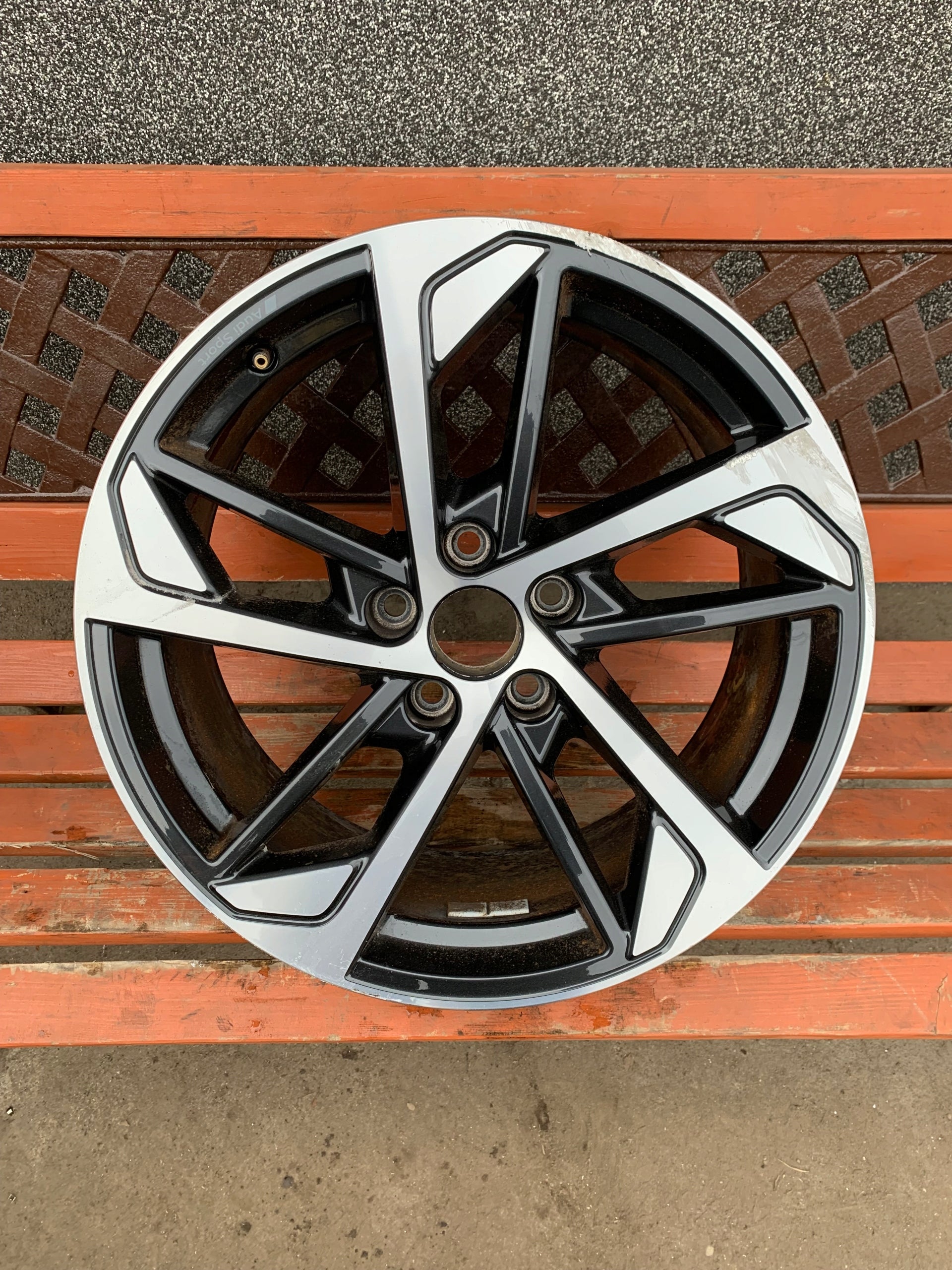  1x aluminum rim Audi A3 S3 aluminum rim 18 inch 8.0J 5x112 46ET 8V0601025ER  product image