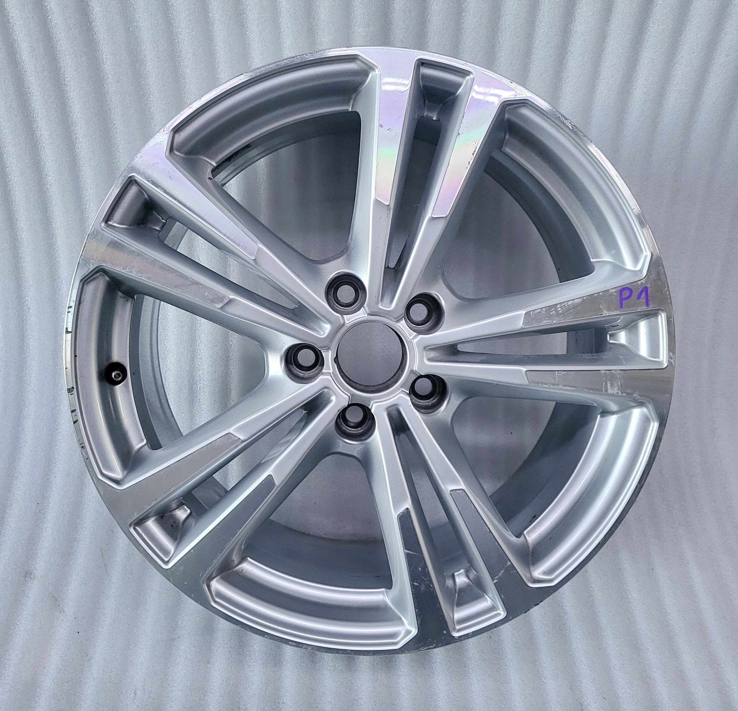  1x Alu Felge Audi A3 S3 Aluminum rim 18 Zoll 7.5J 5x112 51ET 8V0601025AJ product image