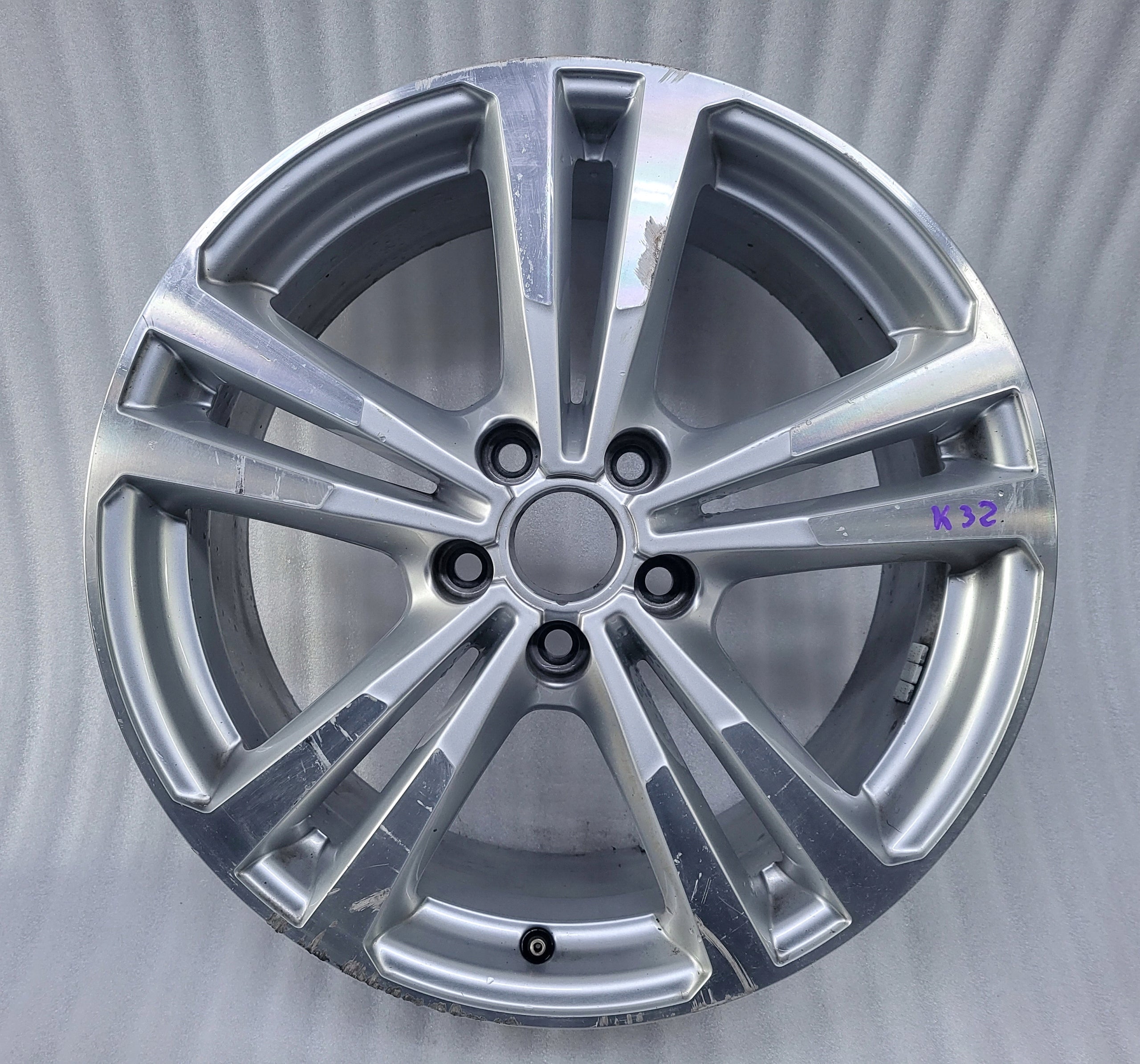 1x Alu Felge Audi A3 S3 Aluminum rim 18 Zoll 7.5J 5x112 51ET 8V0601025AJ