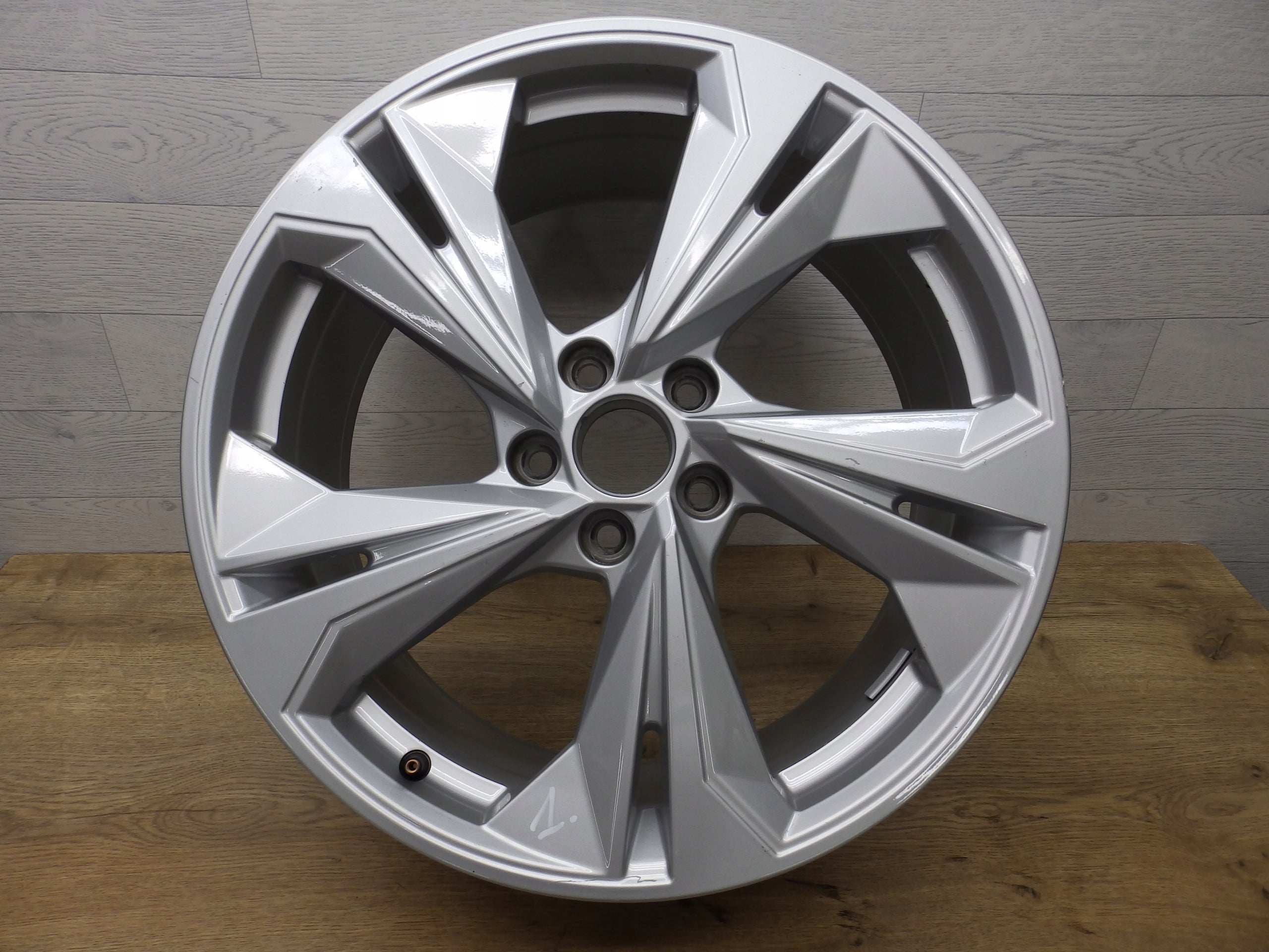 1x Alu Felge Audi A3 S3 Aluminum rim 19 Zoll 8.0J 5x112 49ET 8Y0601025K