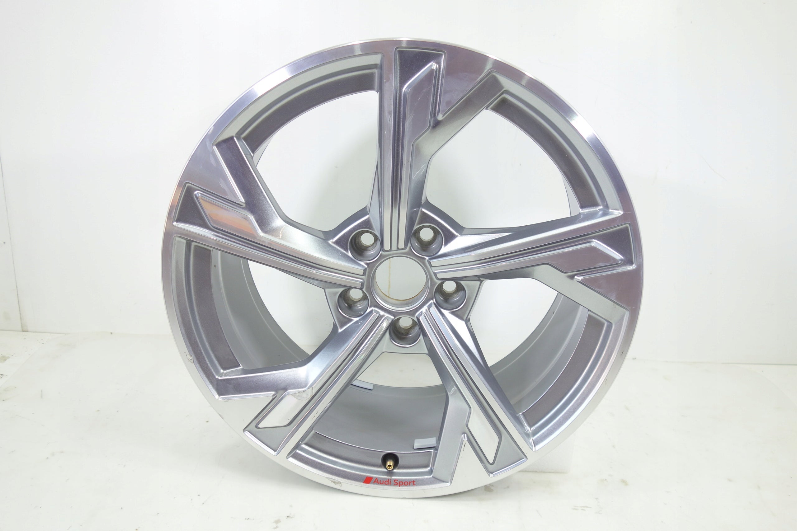  1x Alu Felge Audi A3 S3 Aluminum rim 18 Zoll 8.0J 5x112 46ET 8Y0601025P product image