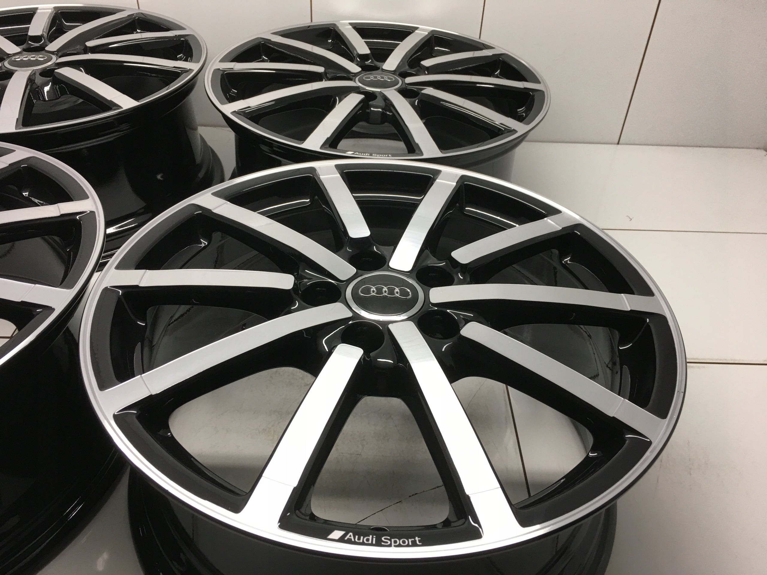 Alu Felge Audi A3 S3 Aluminum rim 18 Zoll 8.0J 5x112