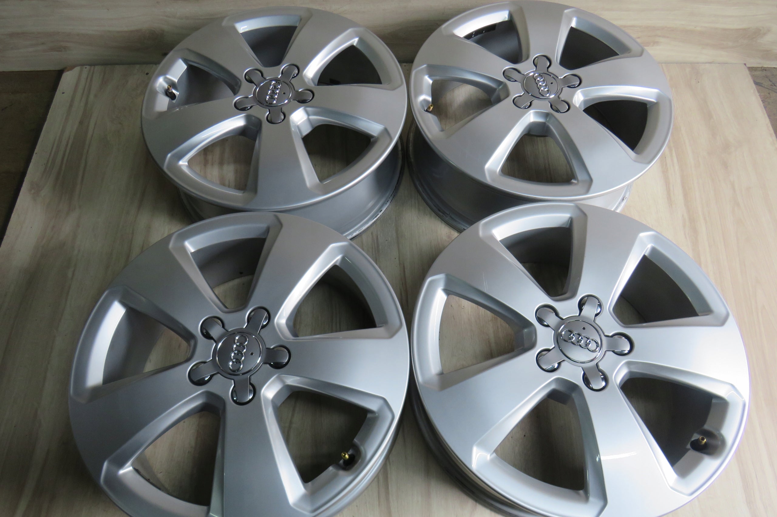 Alu Felge Audi A3 S3 Aluminum rim 17 Zoll 7.0J 5x112 48ET