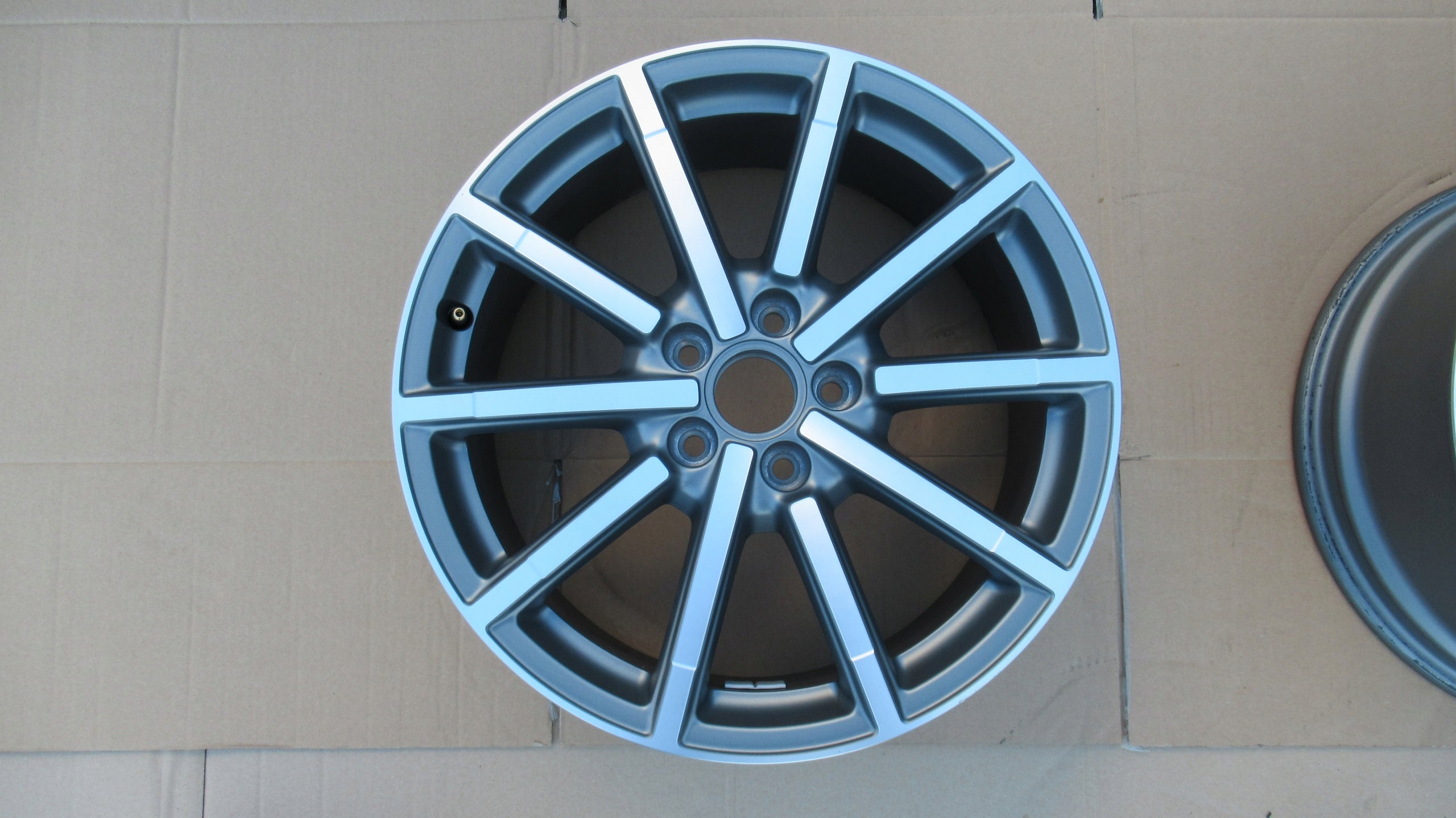 1x Alu Felge Audi A3 Aluminum rim 18 Zoll 7.5J 5x112