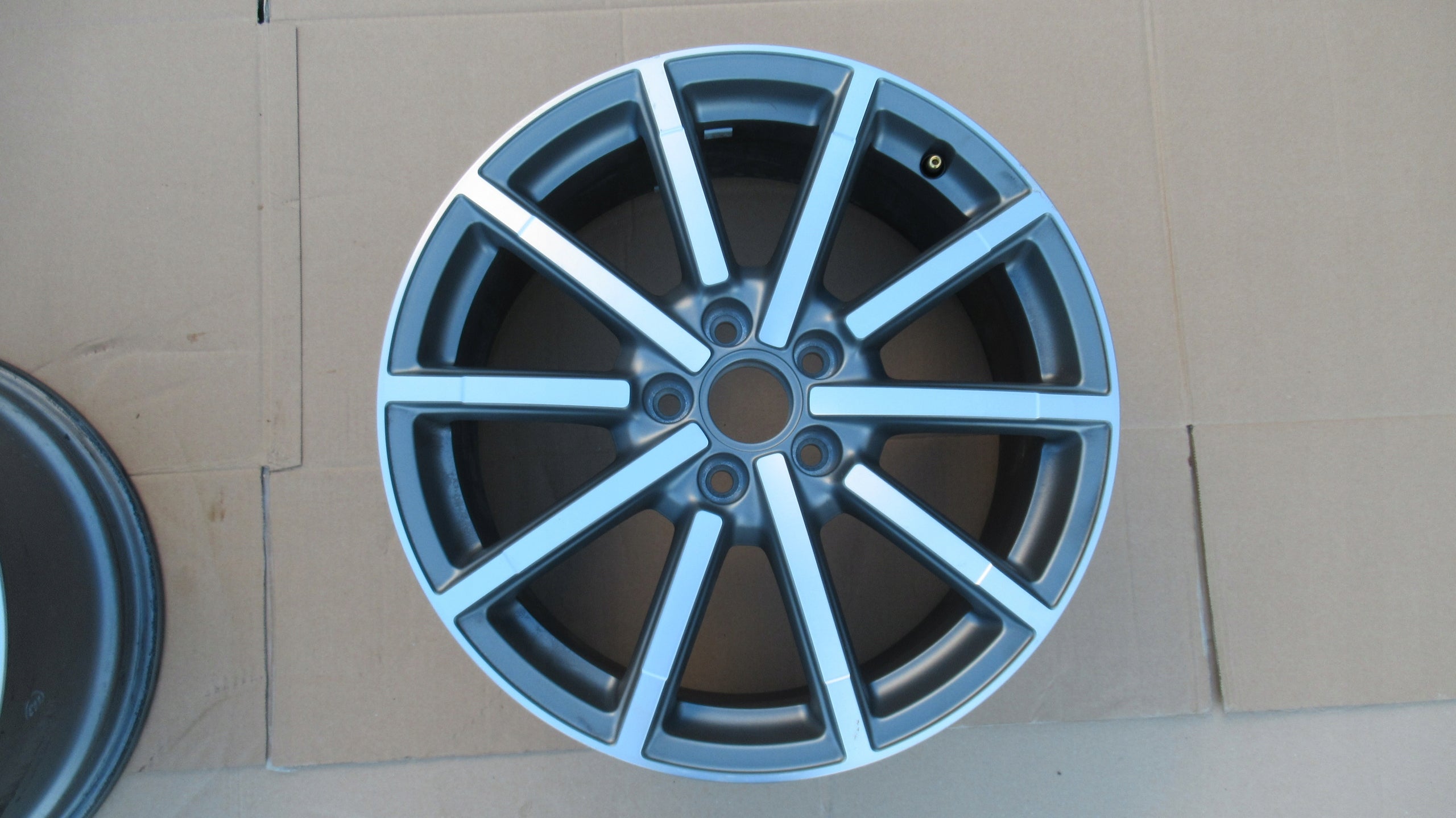 1x Alu Felge Audi A3 Aluminum rim 18 Zoll 7.5J 5x112