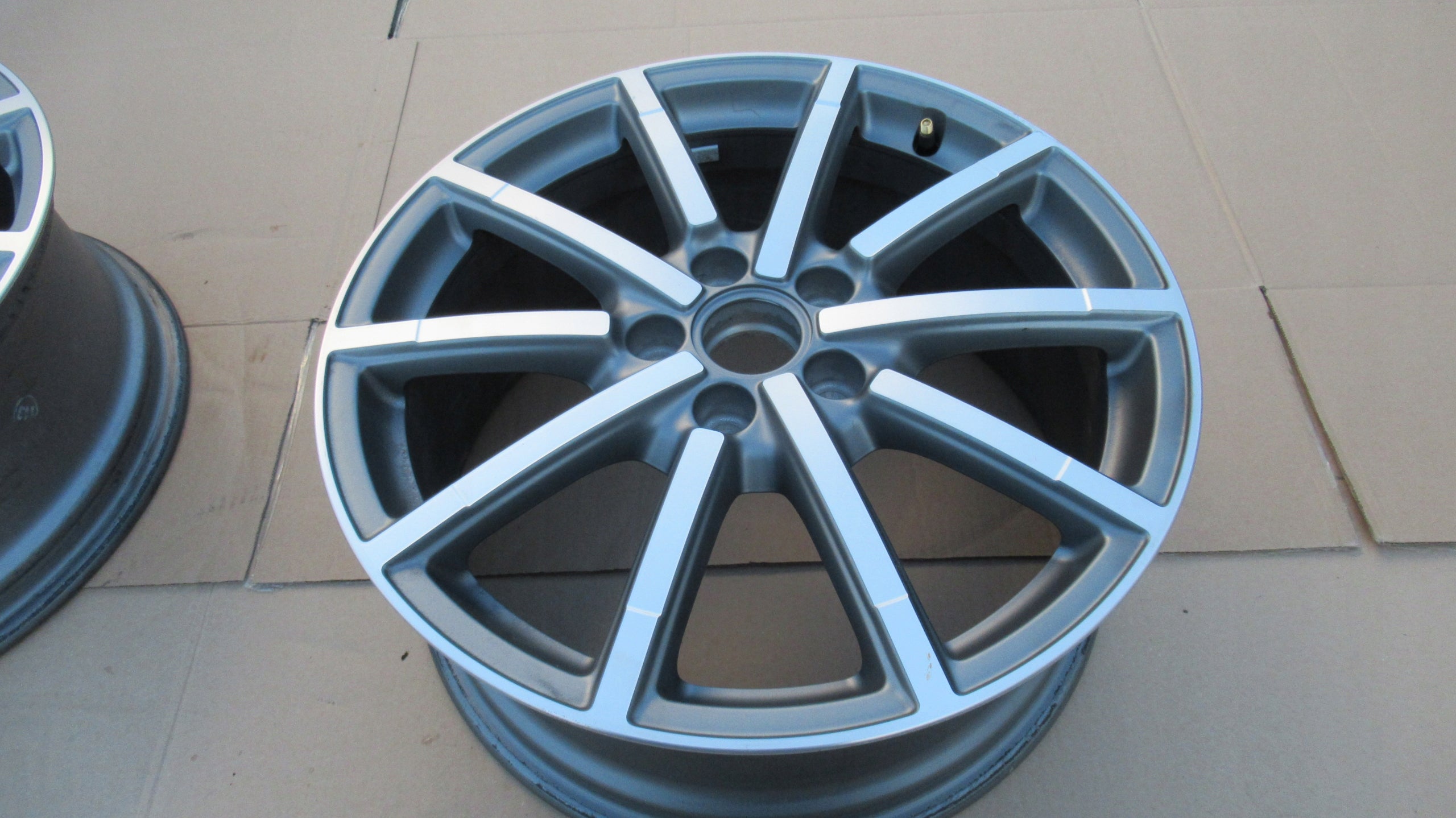 1x Alu Felge Audi A3 Aluminum rim 18 Zoll 7.5J 5x112