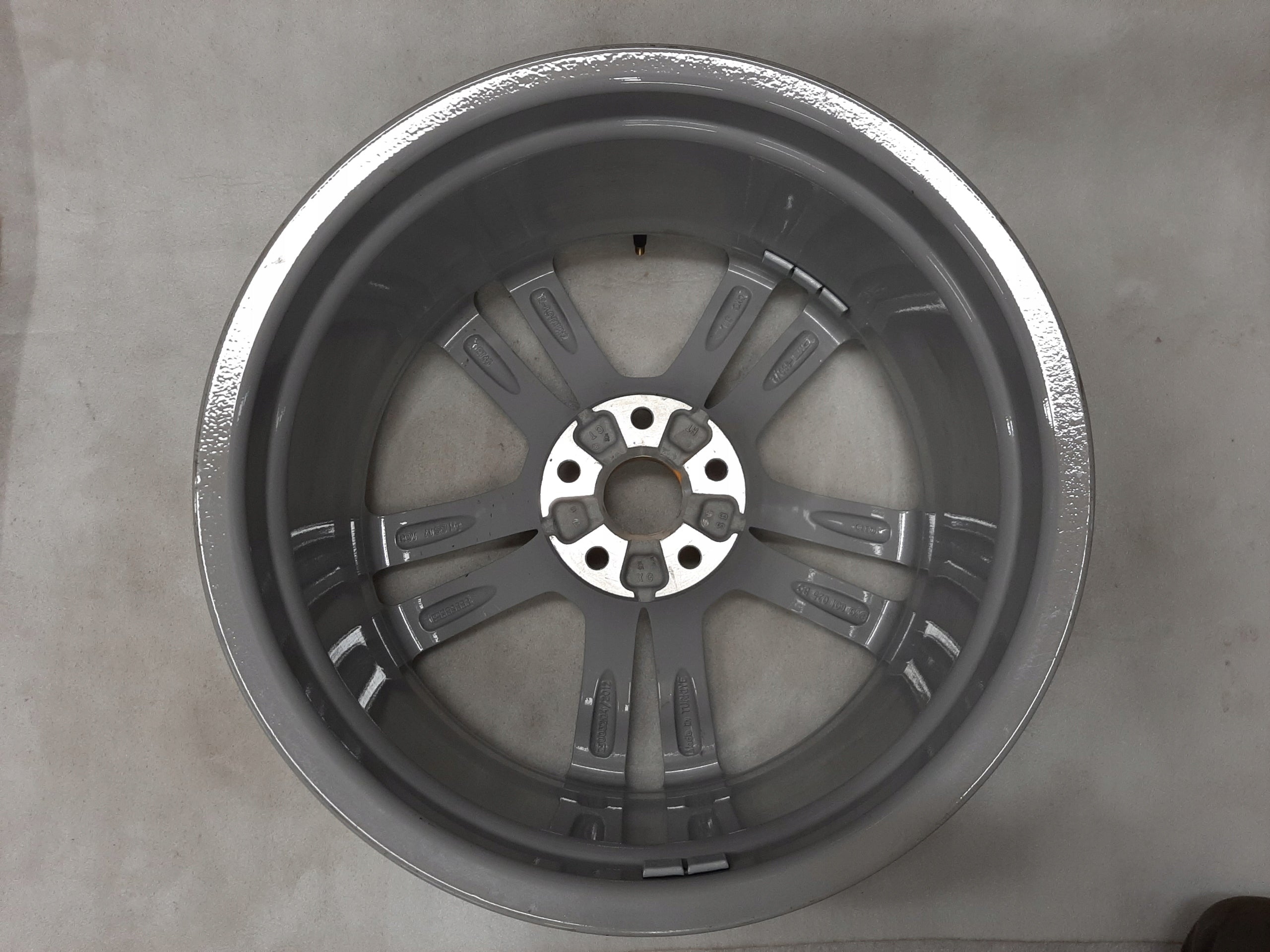 1x Alu Felge Audi A3 Aluminum rim 18 Zoll 8.0J 5x112 46ET 8V0601025BC