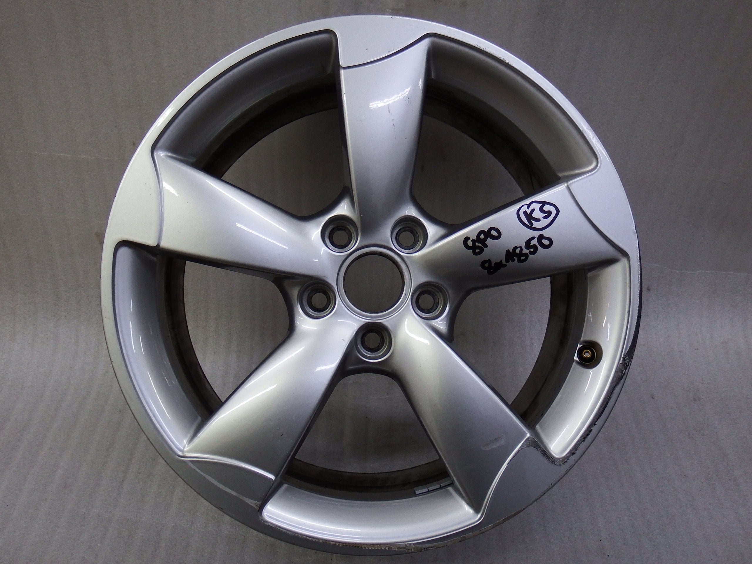  1x Alu Felge Audi A3 Aluminum rim 18 Zoll 8.0J 5x112 50ET 8X0601025AF product image