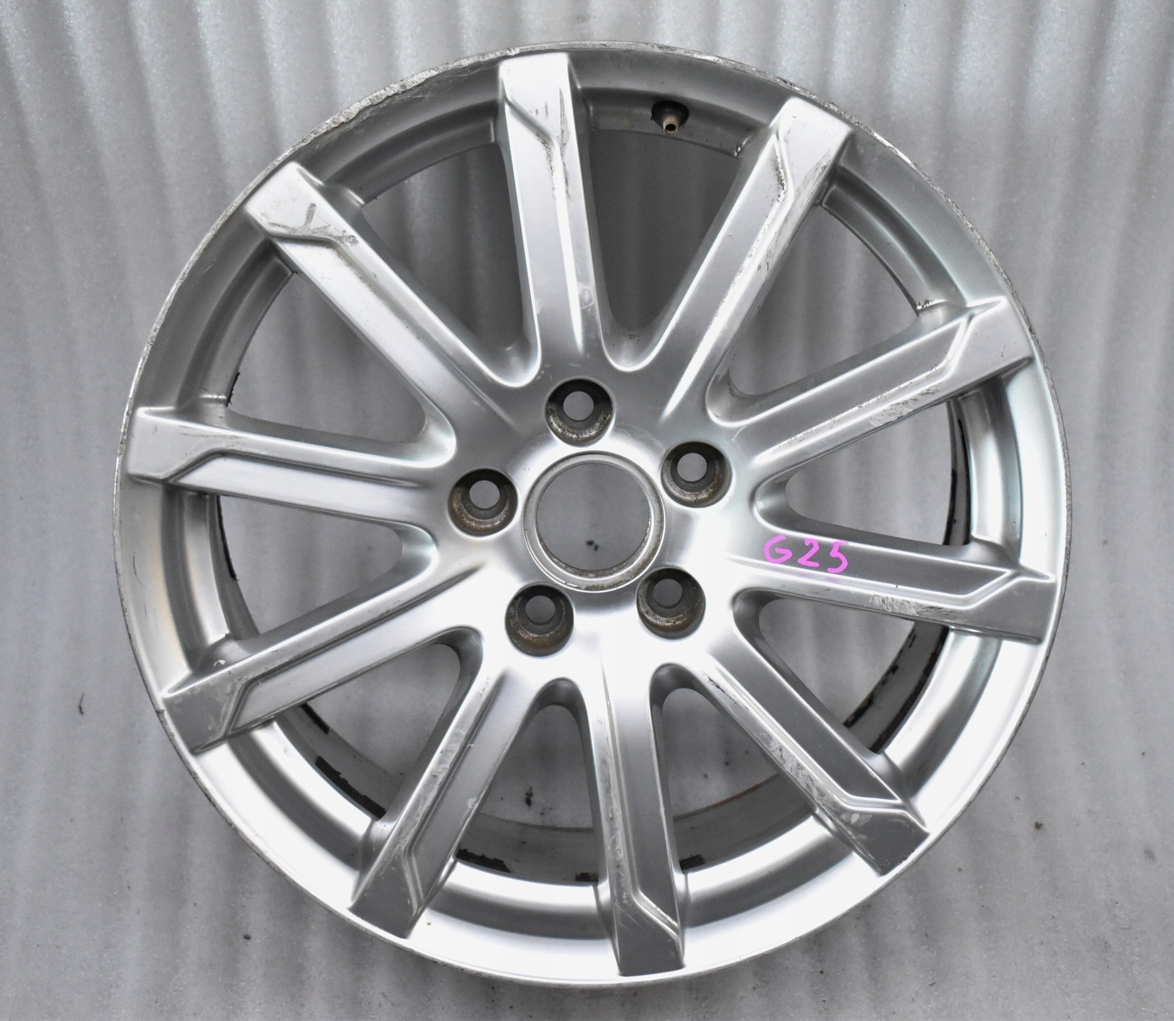 1x Alu Felge Audi A3 Aluminum rim 17 Zoll 7.0J 5x112 56ET 8P0601025BG