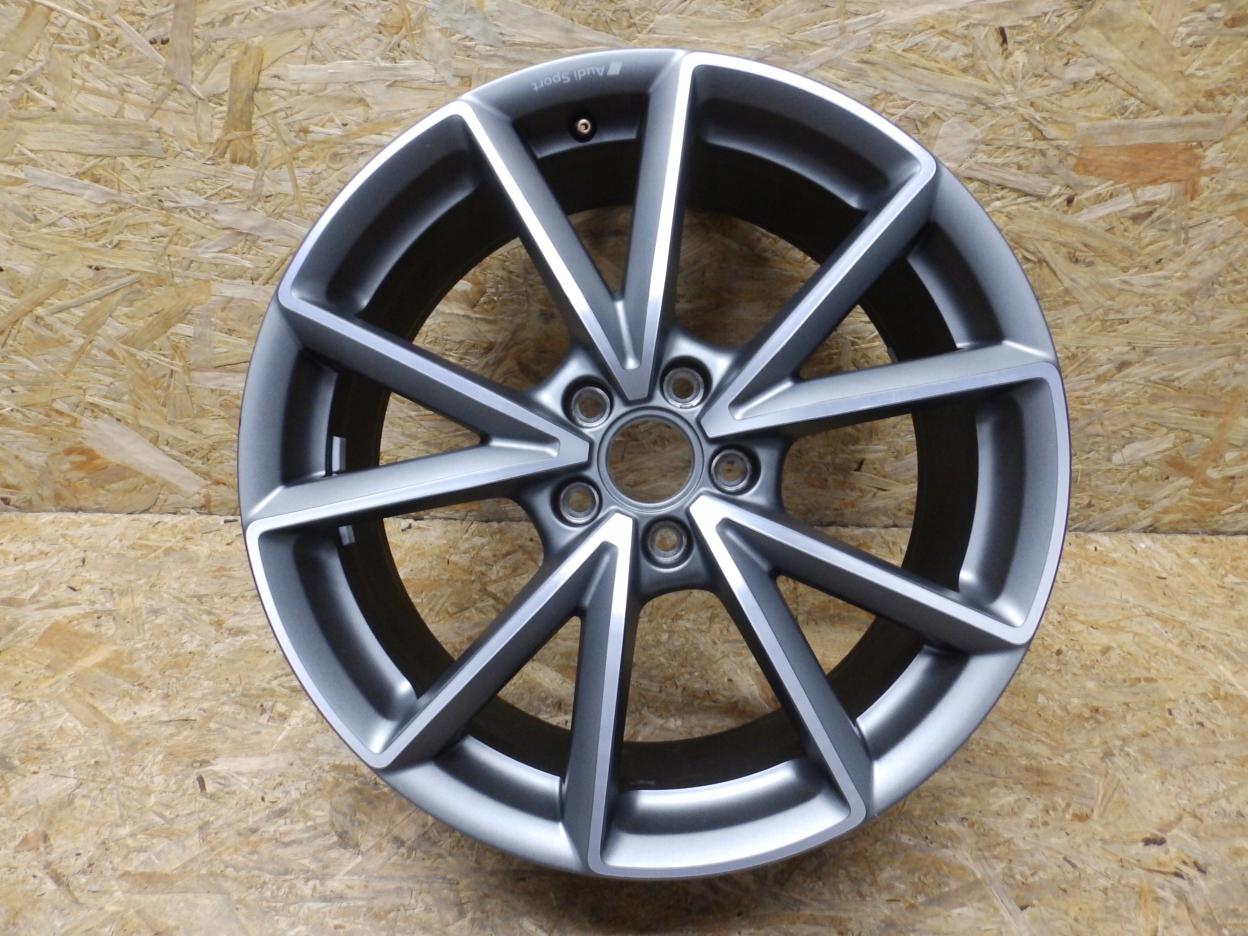 1x aluminum rim Audi A3 Aluminum rim 19 inch 8.0J 5x112 49ET 