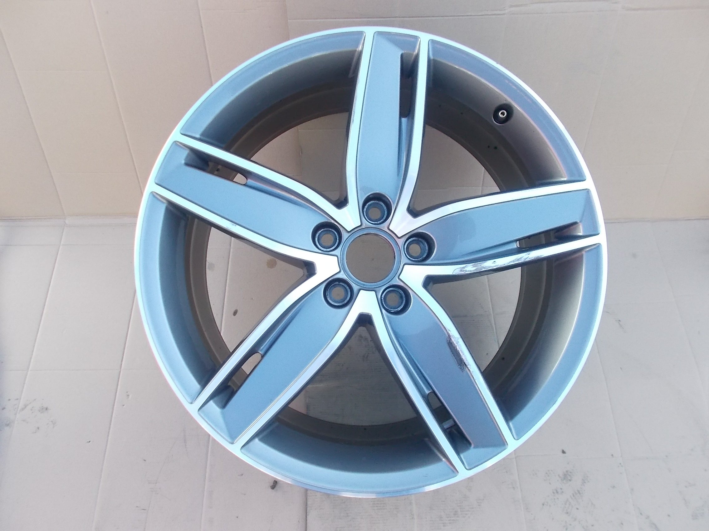  1x Alu Felge Audi A3 Aluminum rim 19 Zoll 8.0J 5x112 49ET product image