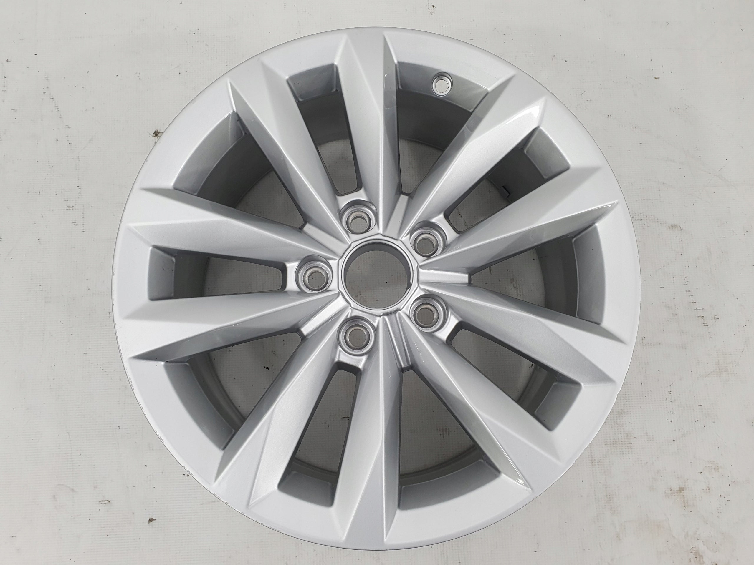  1x aluminum rim Audi A3 Aluminum rim 16 inch 7.0J 5x112 40ET 8Y0601025  product image