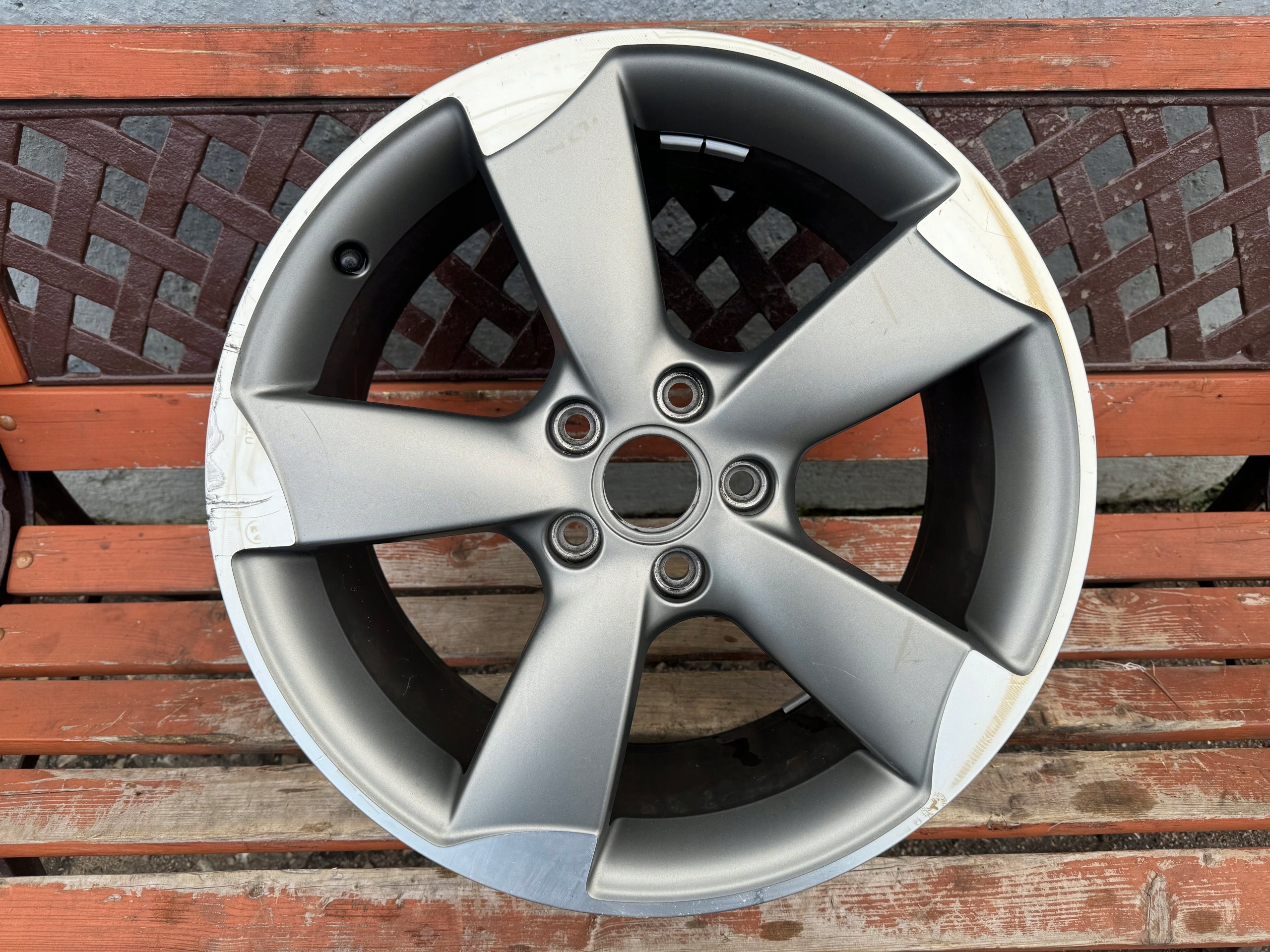 1x Alu Felge Audi A3 Aluminum rim 18 Zoll 7.5J 5x112 54ET 8P0601025BS