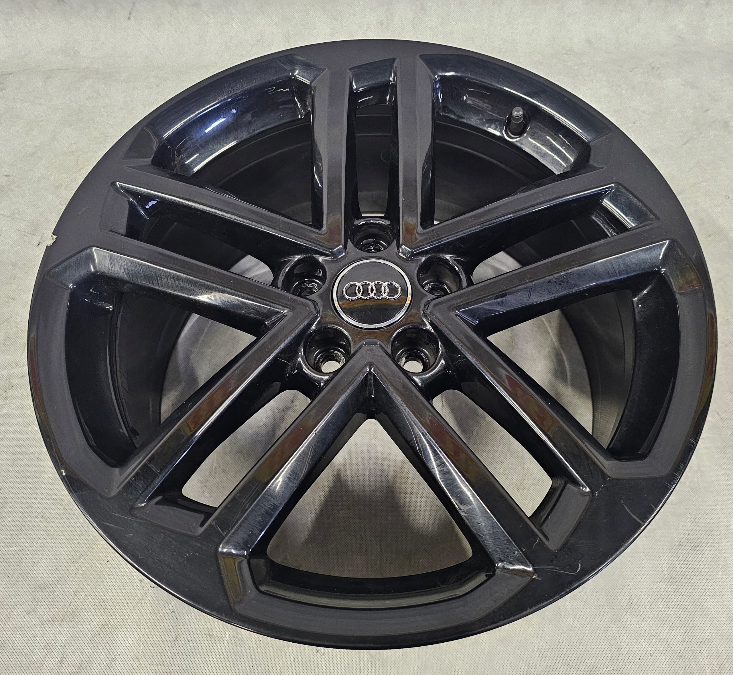  1x aluminum rim Audi A3 Aluminum rim 18 inch 8.0J 5x112 46ET 8V0601025DG  product image