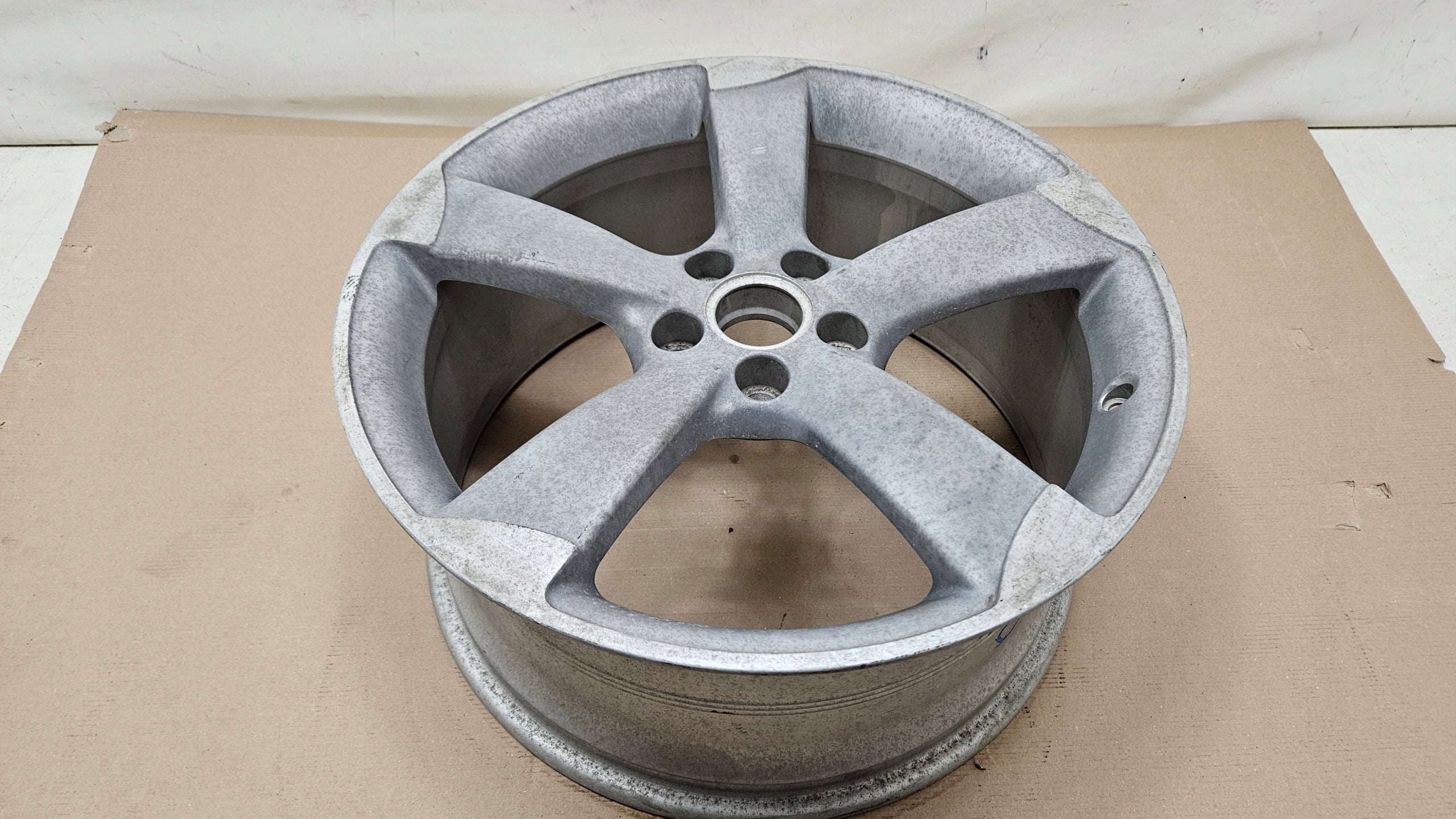 1x Alu Felge Audi A3 Aluminum rim 19 Zoll 8.5J 5x112 8P0601025DB