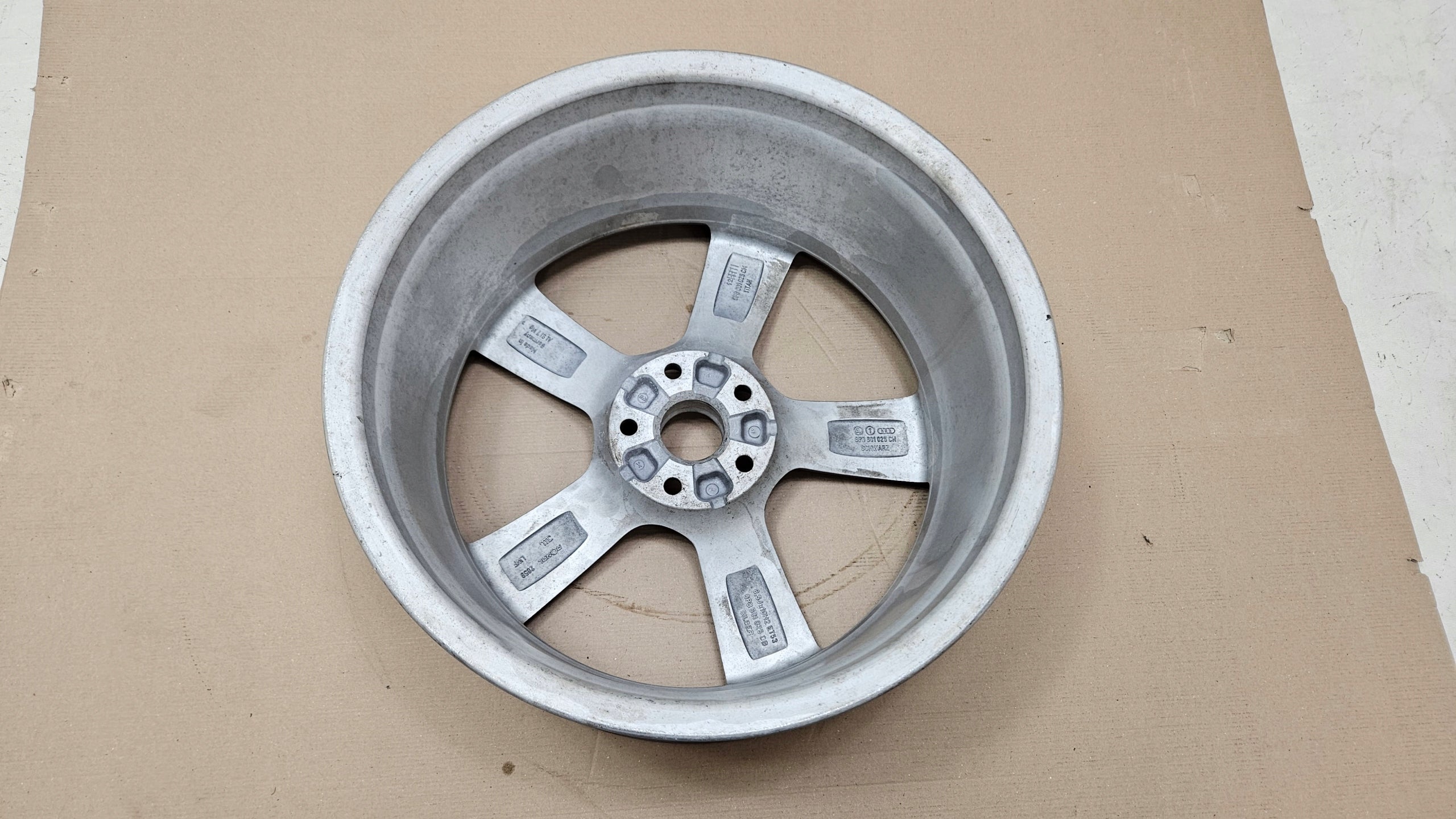 1x Alu Felge Audi A3 Aluminum rim 19 Zoll 8.5J 5x112 8P0601025DB