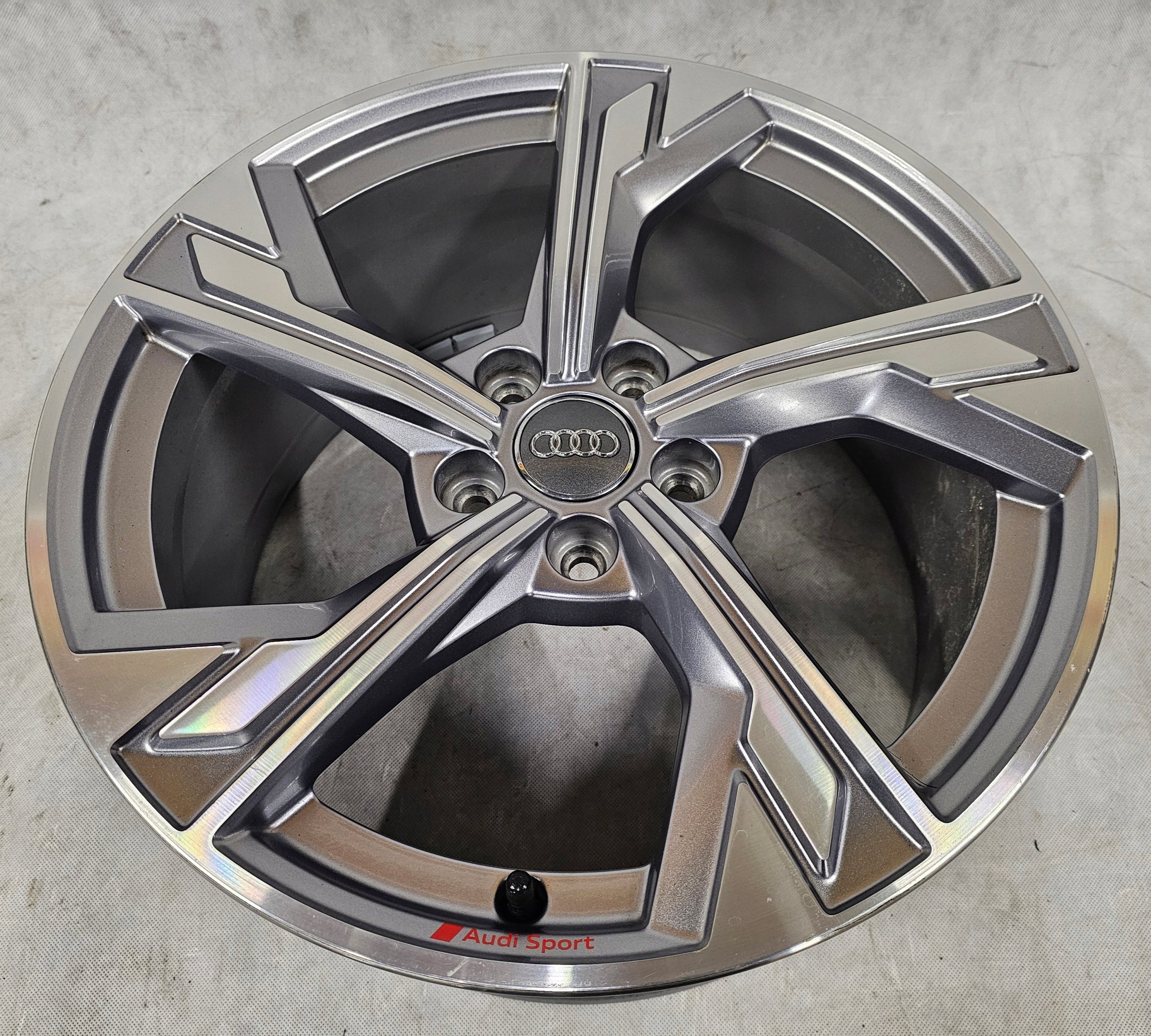  1x aluminum rim Audi A3 Aluminum rim 18 inch 8.0J 5x112 46ET 8Y0601025P  product image