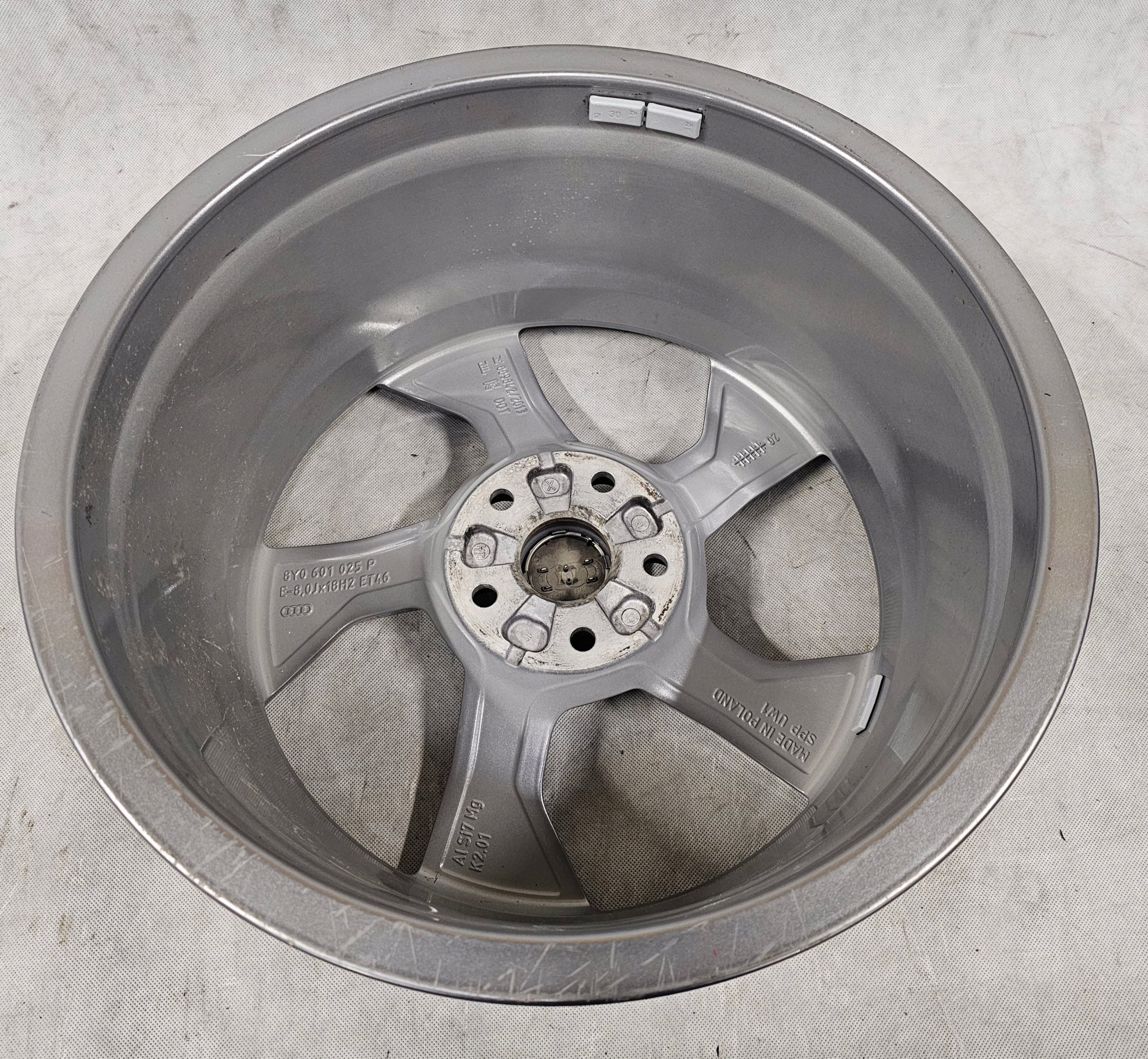 1x Alu Felge Audi A3 Aluminum rim 18 Zoll 8.0J 5x112 46ET 8Y0601025P