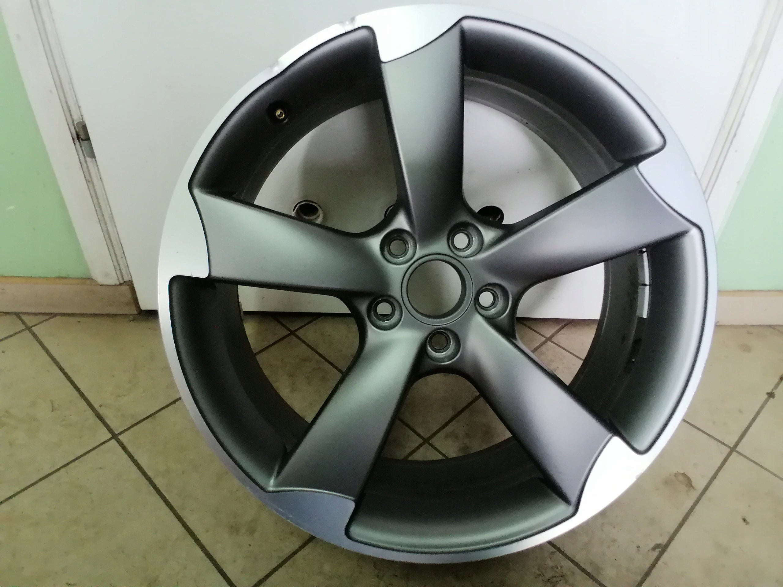  1x Alu Felge Audi A3 Aluminum rim 18 Zoll 8.0J 5x112 50ET 8P0601025EE product image