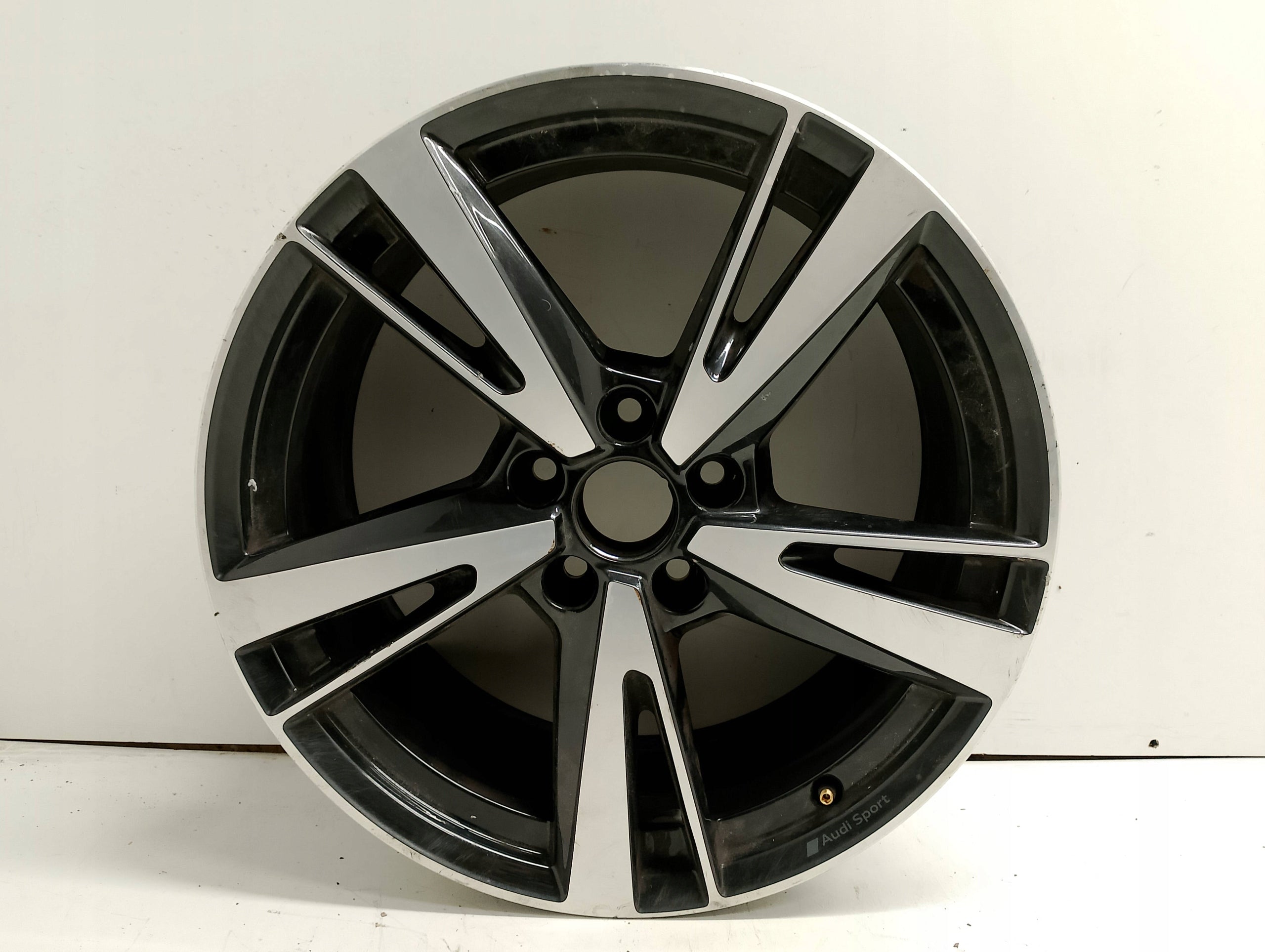  1x Alu Felge Audi A3 Aluminum rim 18 Zoll 8.0J 5x112 46ET 8Y0601025M product image