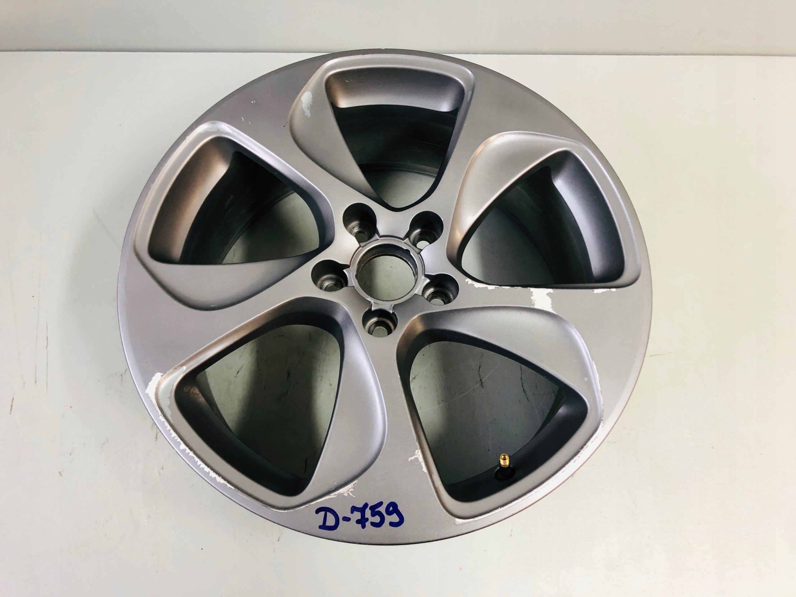  1x aluminum rim Audi A3 aluminum rim 18 inch 7.5J 5x112 51ET 8V0601025A  product image