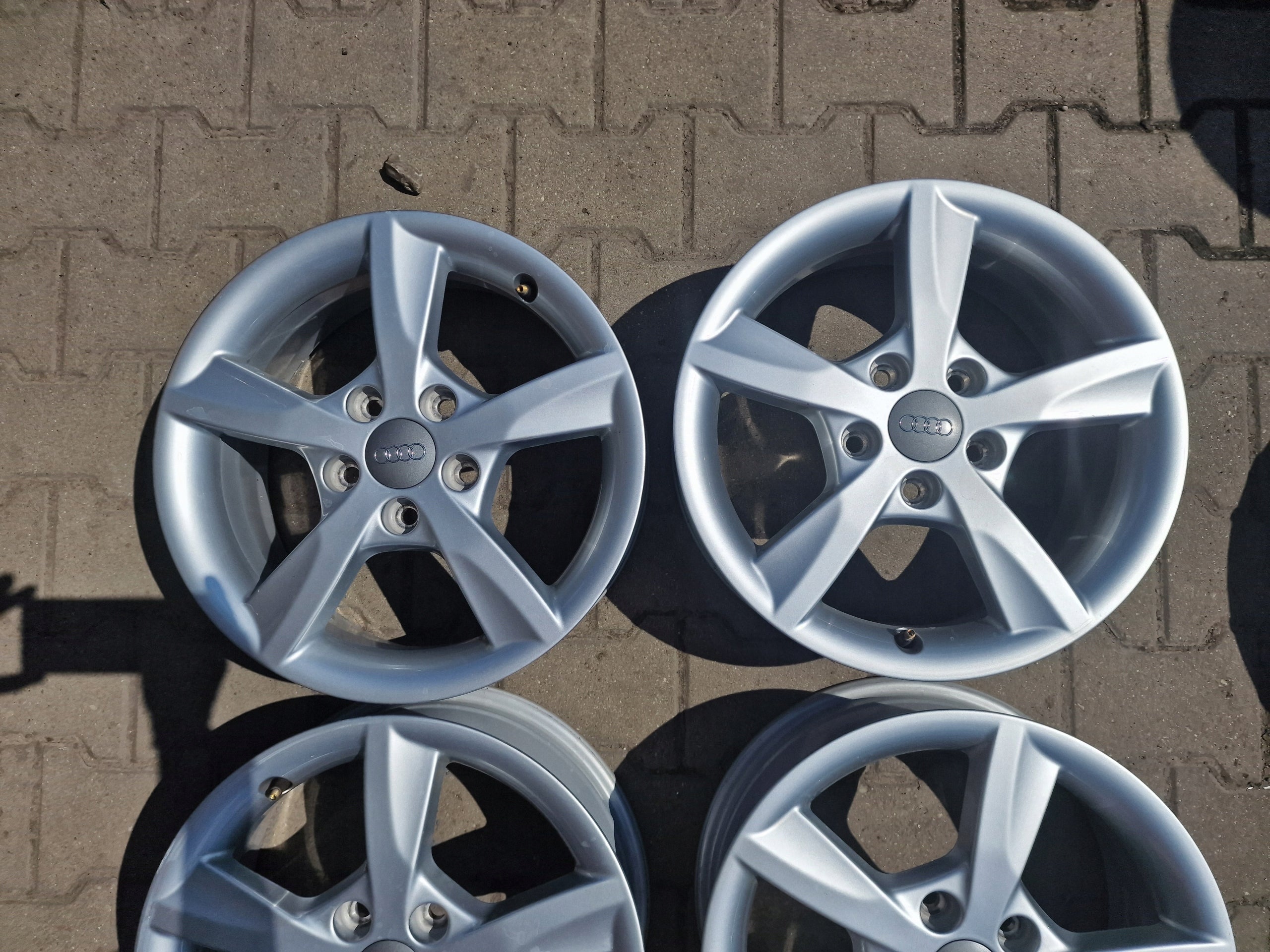 Alu Felge Audi A3 Aluminum rim 16 Zoll 6.0J 5x112 48ET 8V0071496