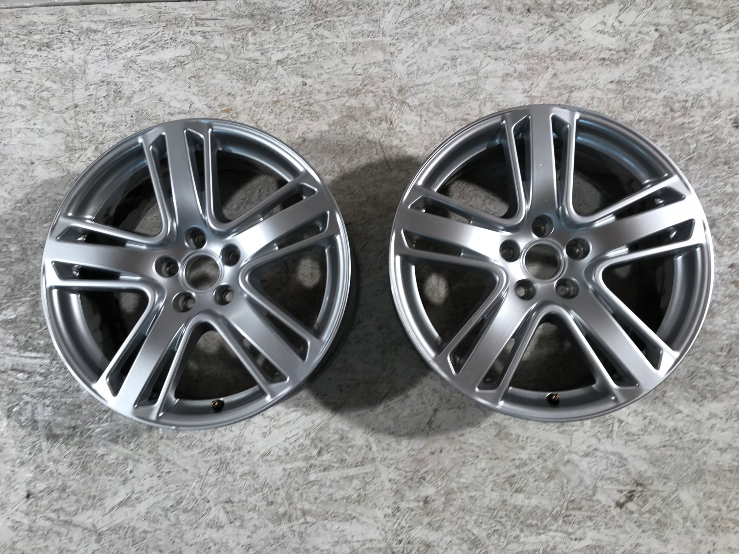  1x Alu Felge Audi A3 Aluminum rim 18 Zoll 8.0J 5x112 46ET product image