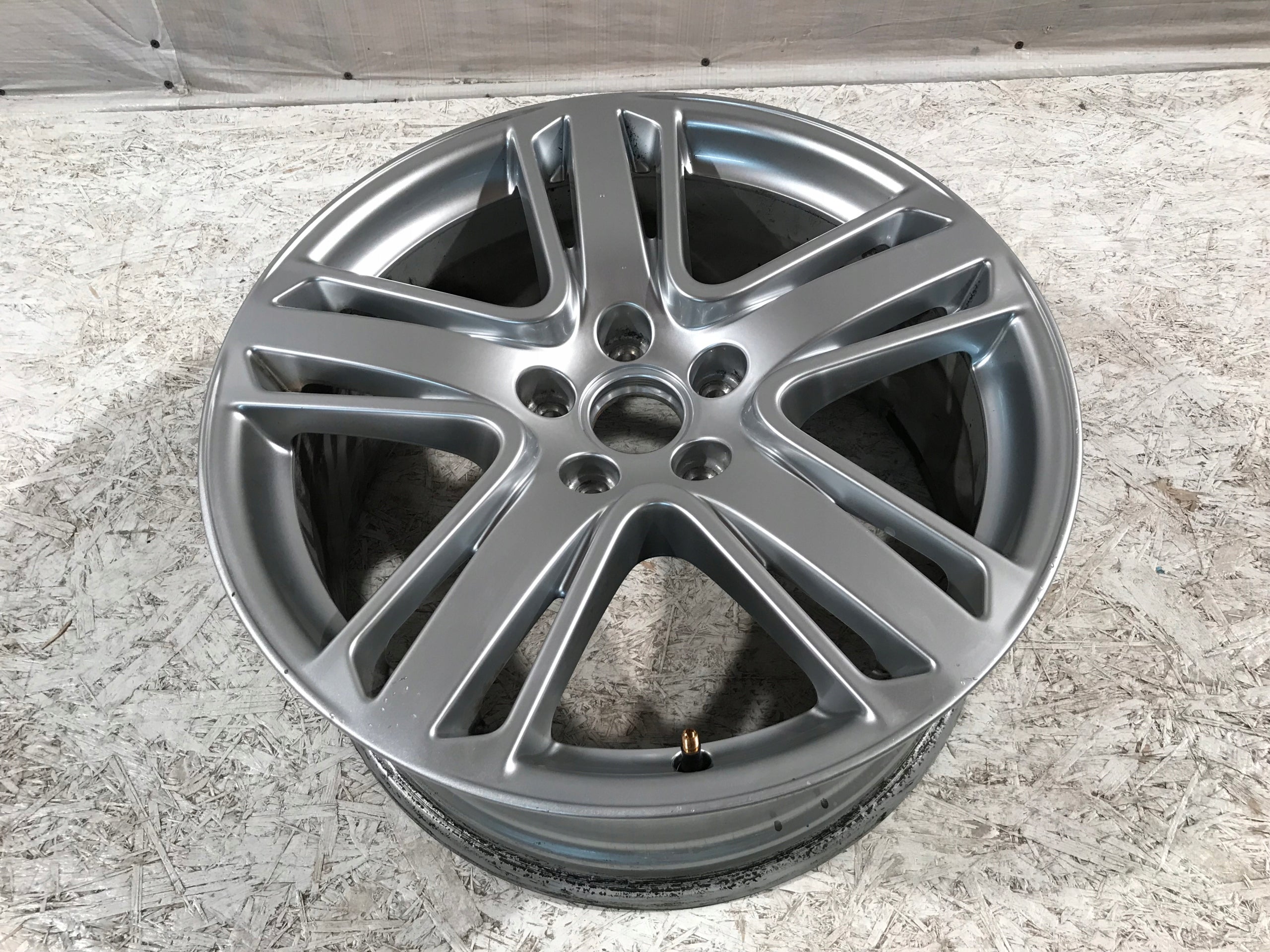 1x Alu Felge Audi A3 Aluminum rim 18 Zoll 8.0J 5x112 46ET