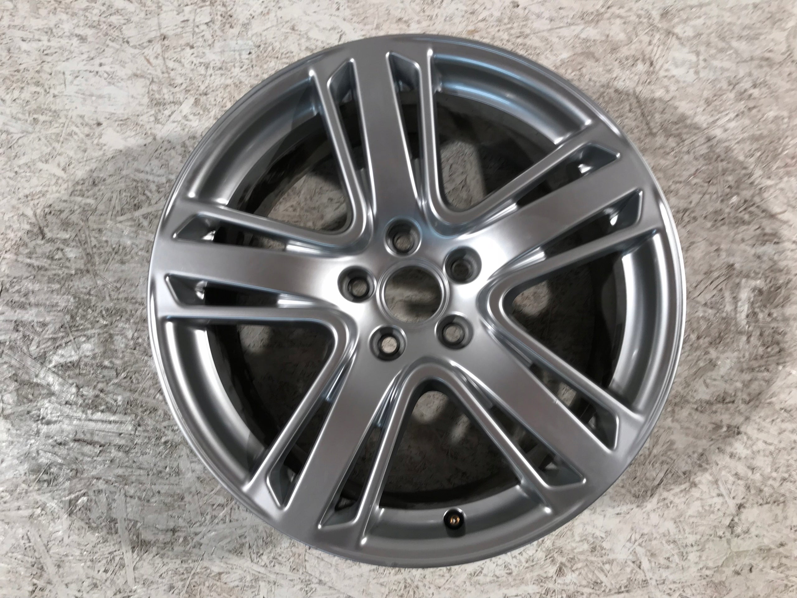 1x Alu Felge Audi A3 Aluminum rim 18 Zoll 8.0J 5x112 46ET